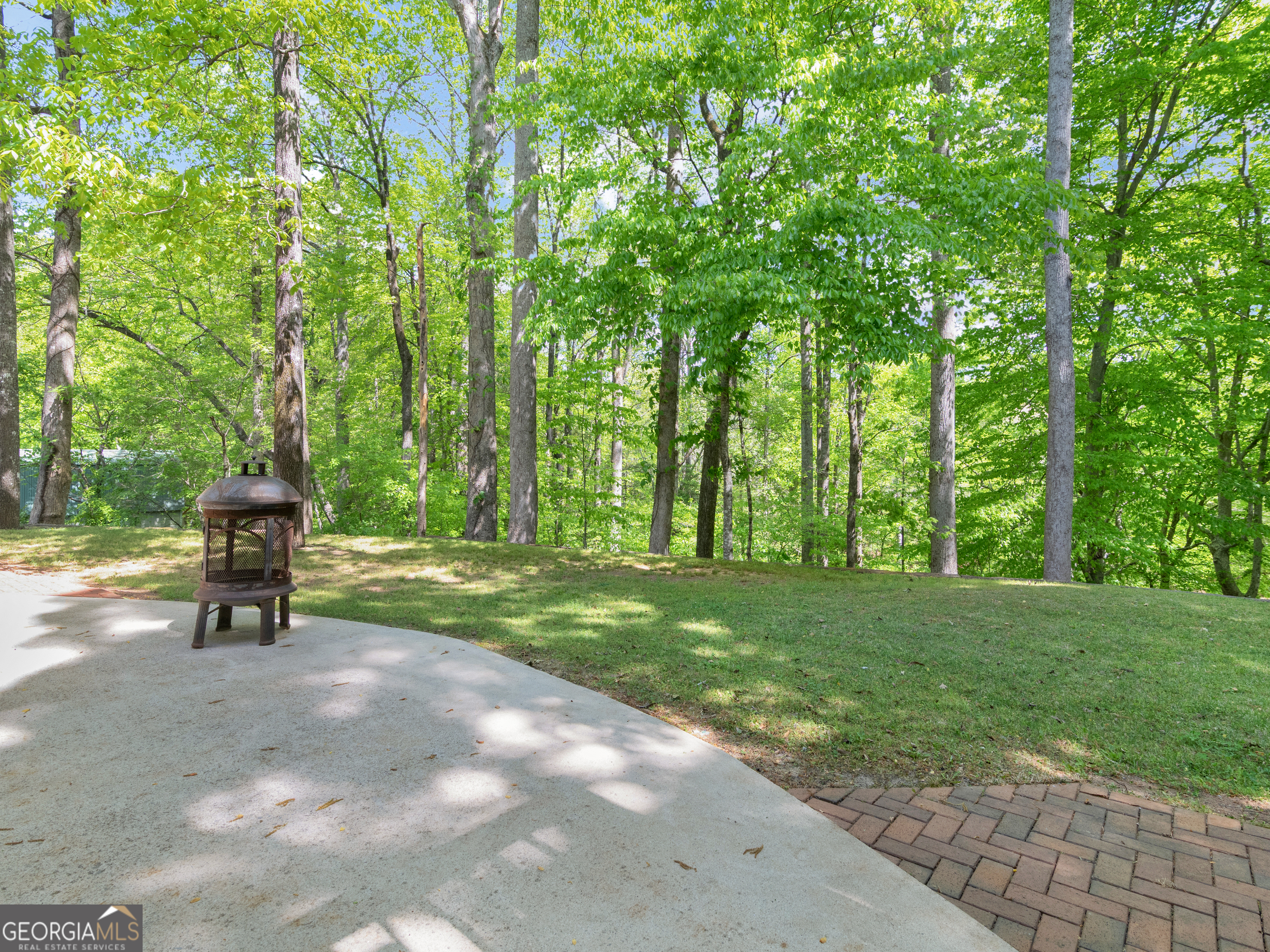 442 Creek View Court