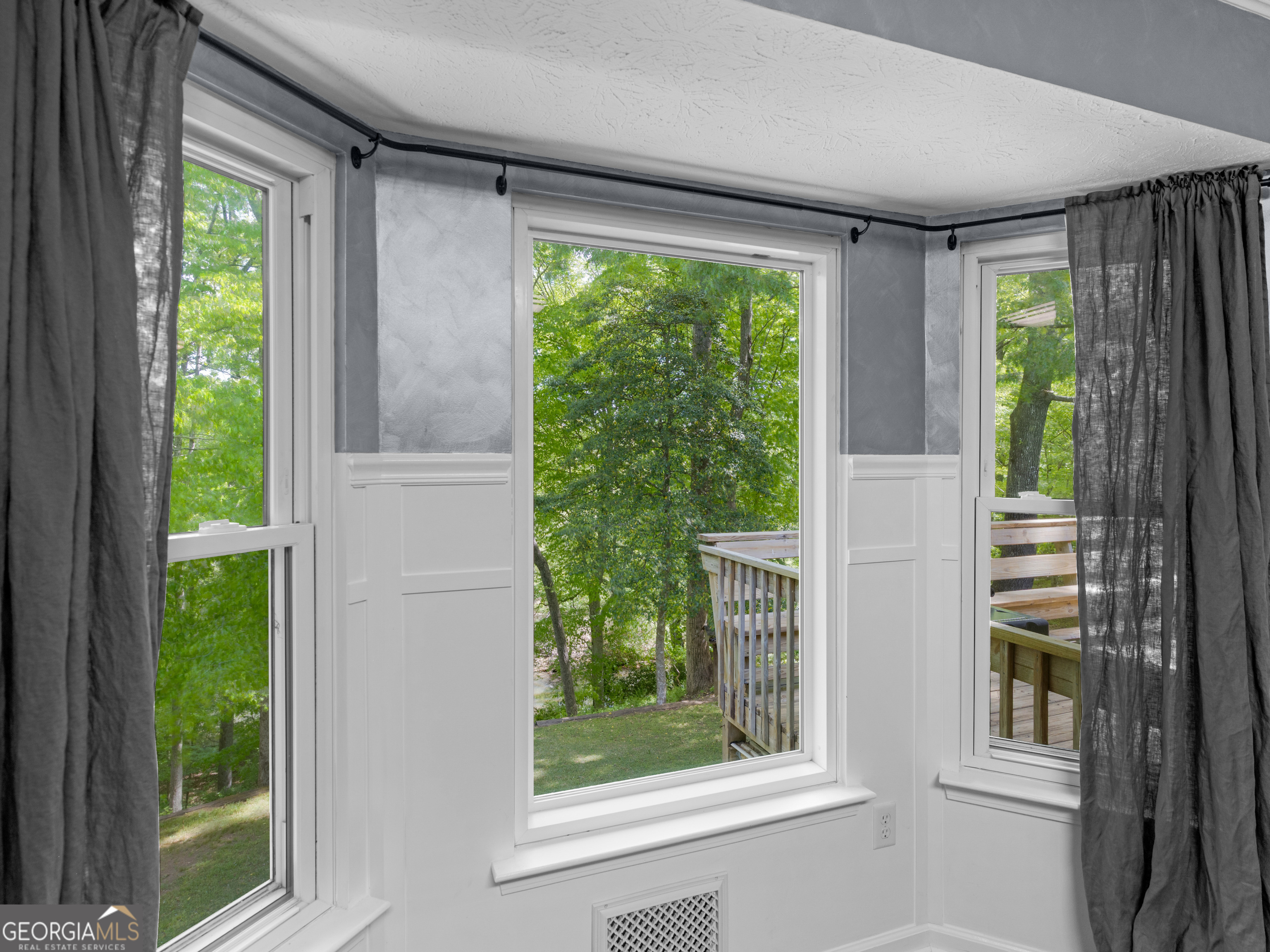 442 Creek View Court