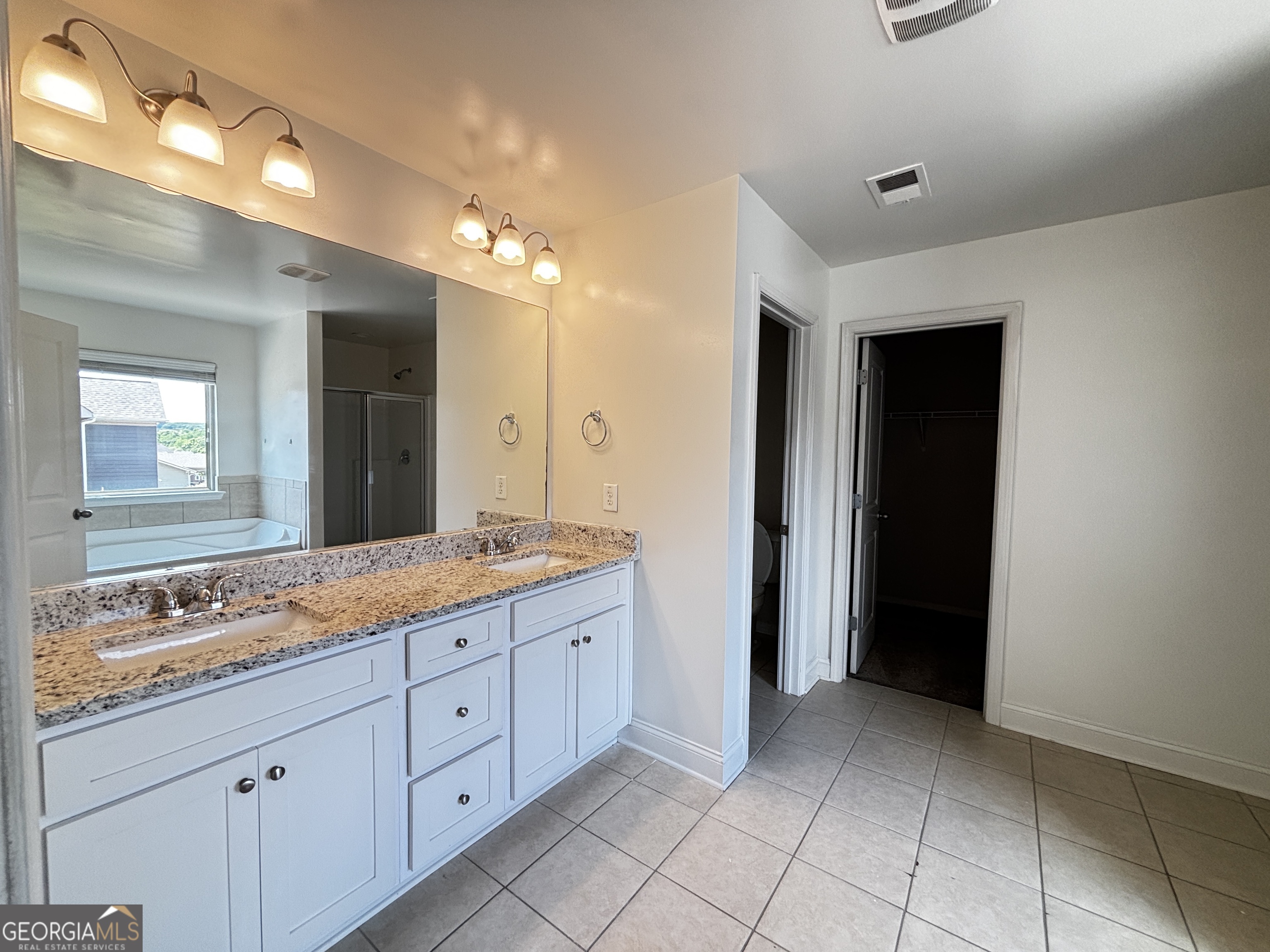 1915 Highland Creek Drive