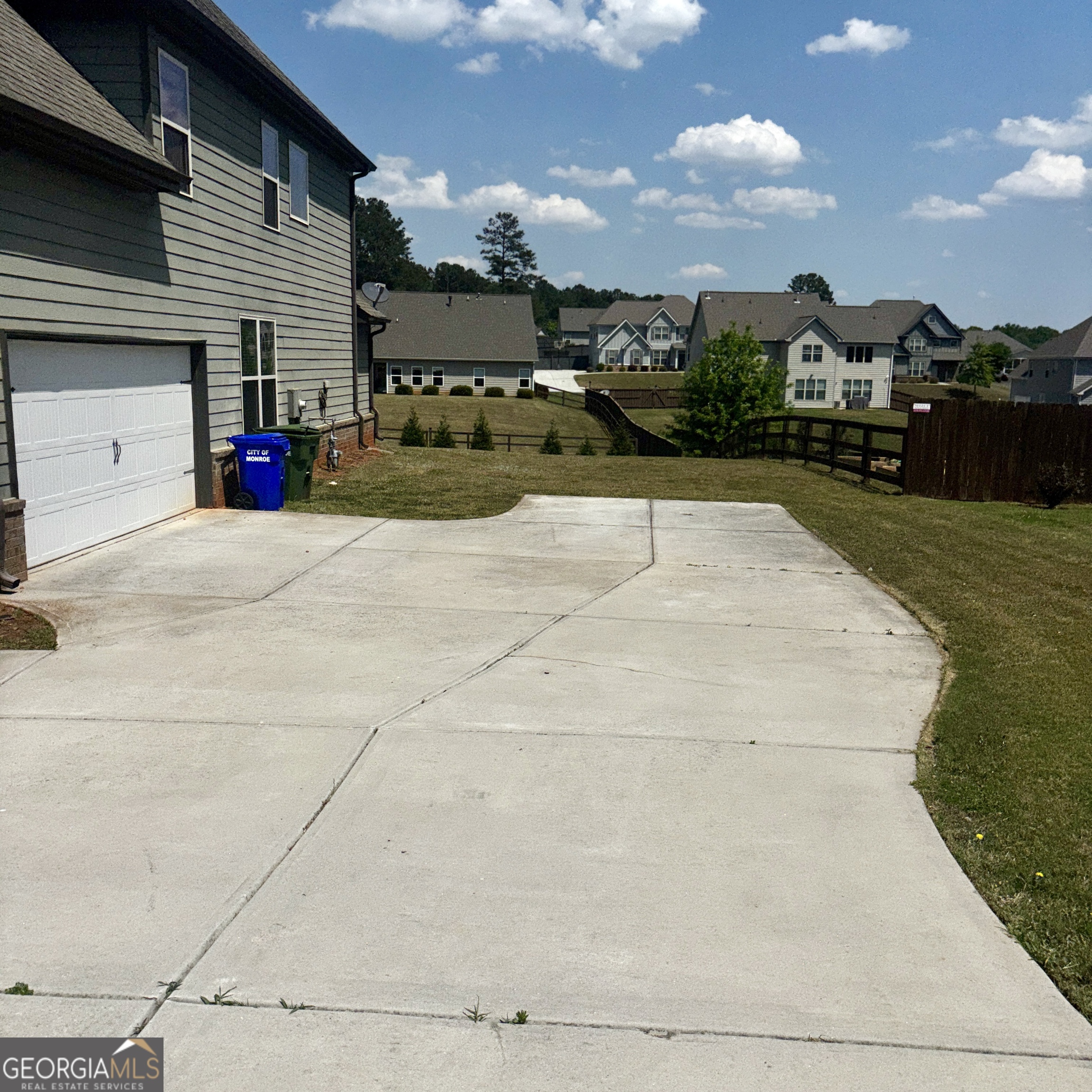 1915 Highland Creek Drive
