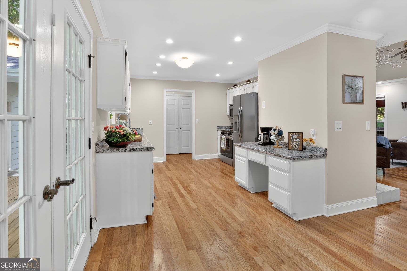 90 Hoglen Drive
