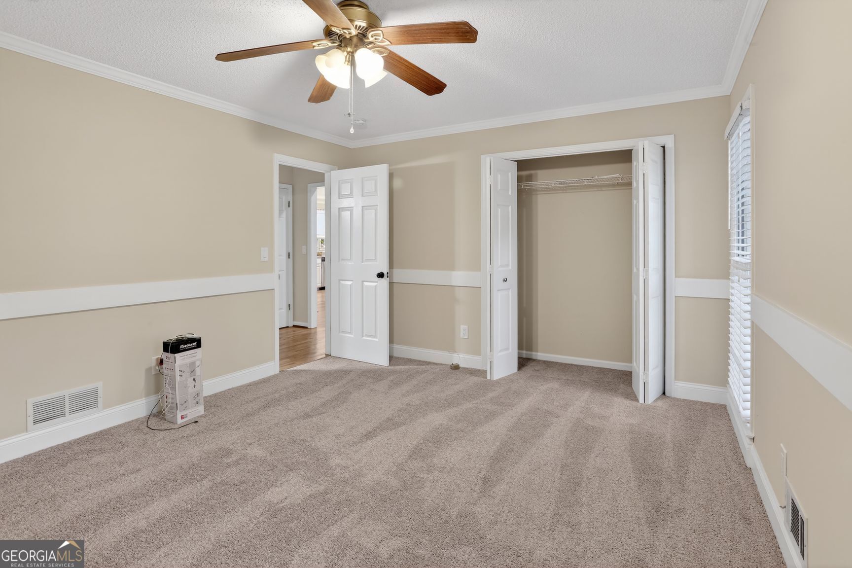 90 Hoglen Drive