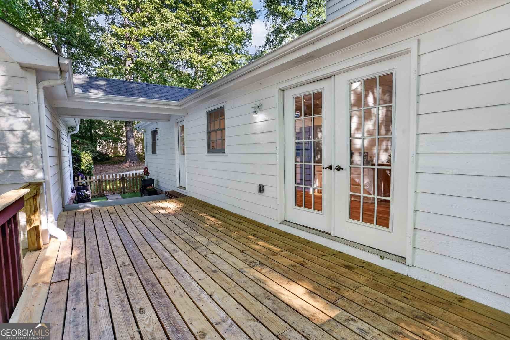 90 Hoglen Drive