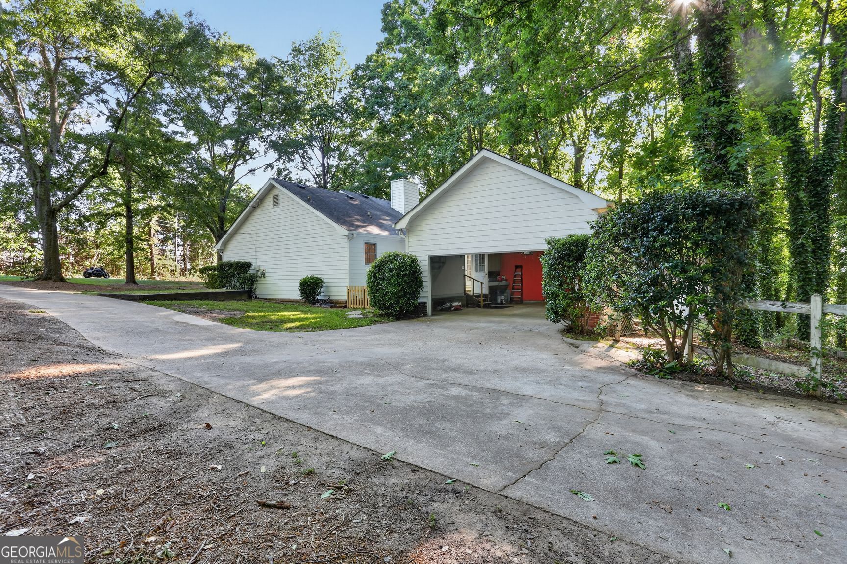 90 Hoglen Drive