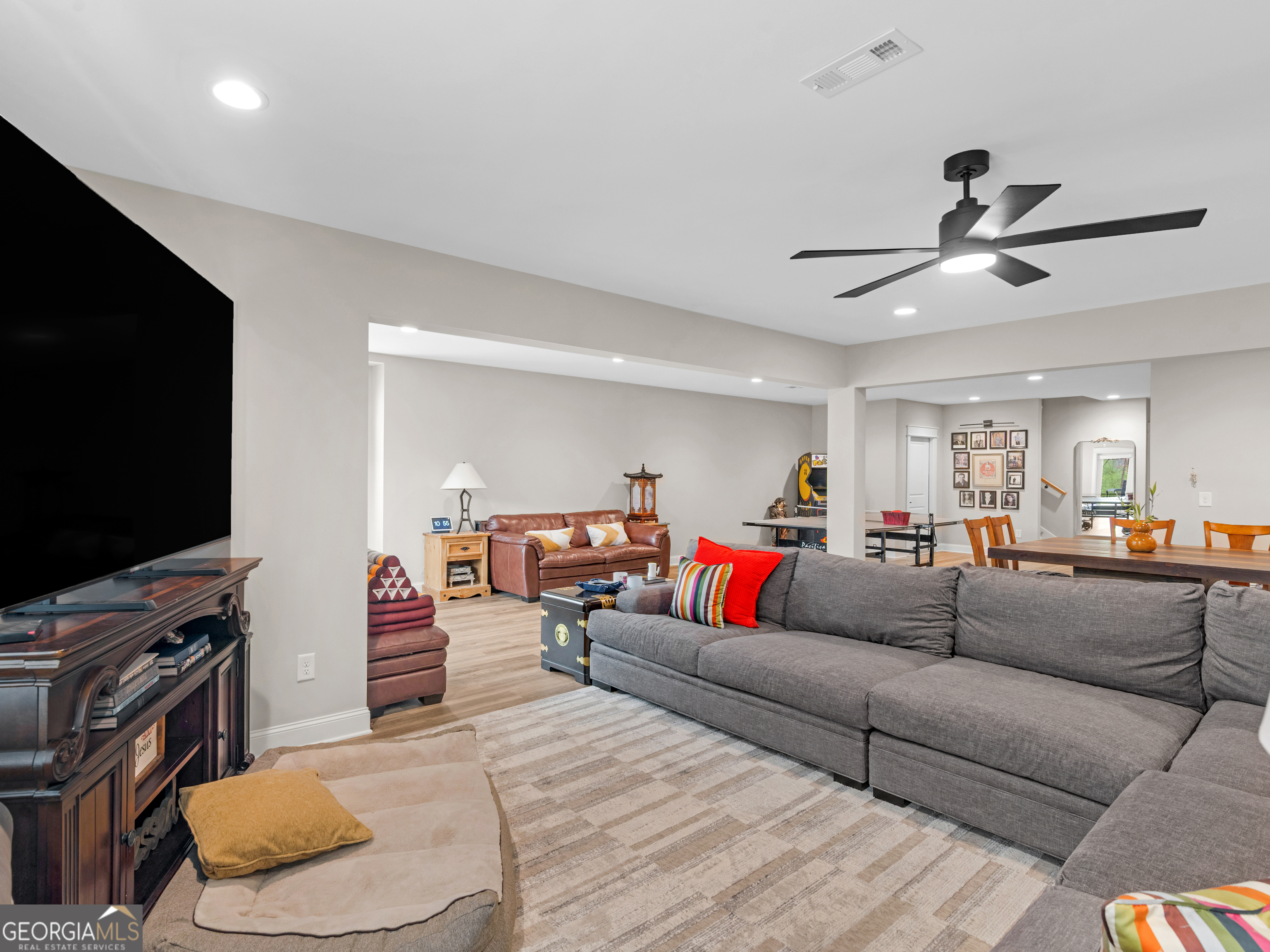 806 Magnolia Walk