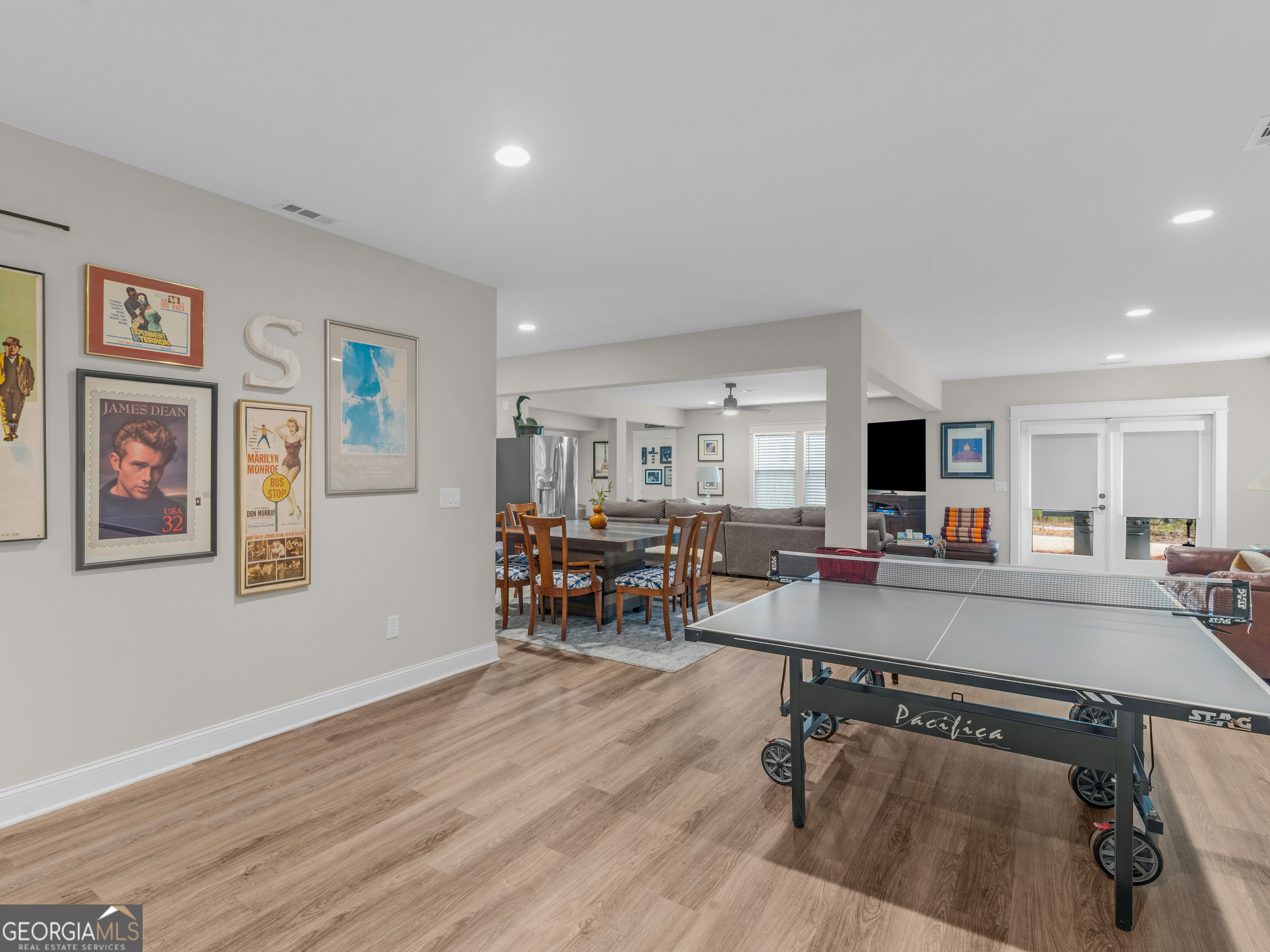 806 Magnolia Walk