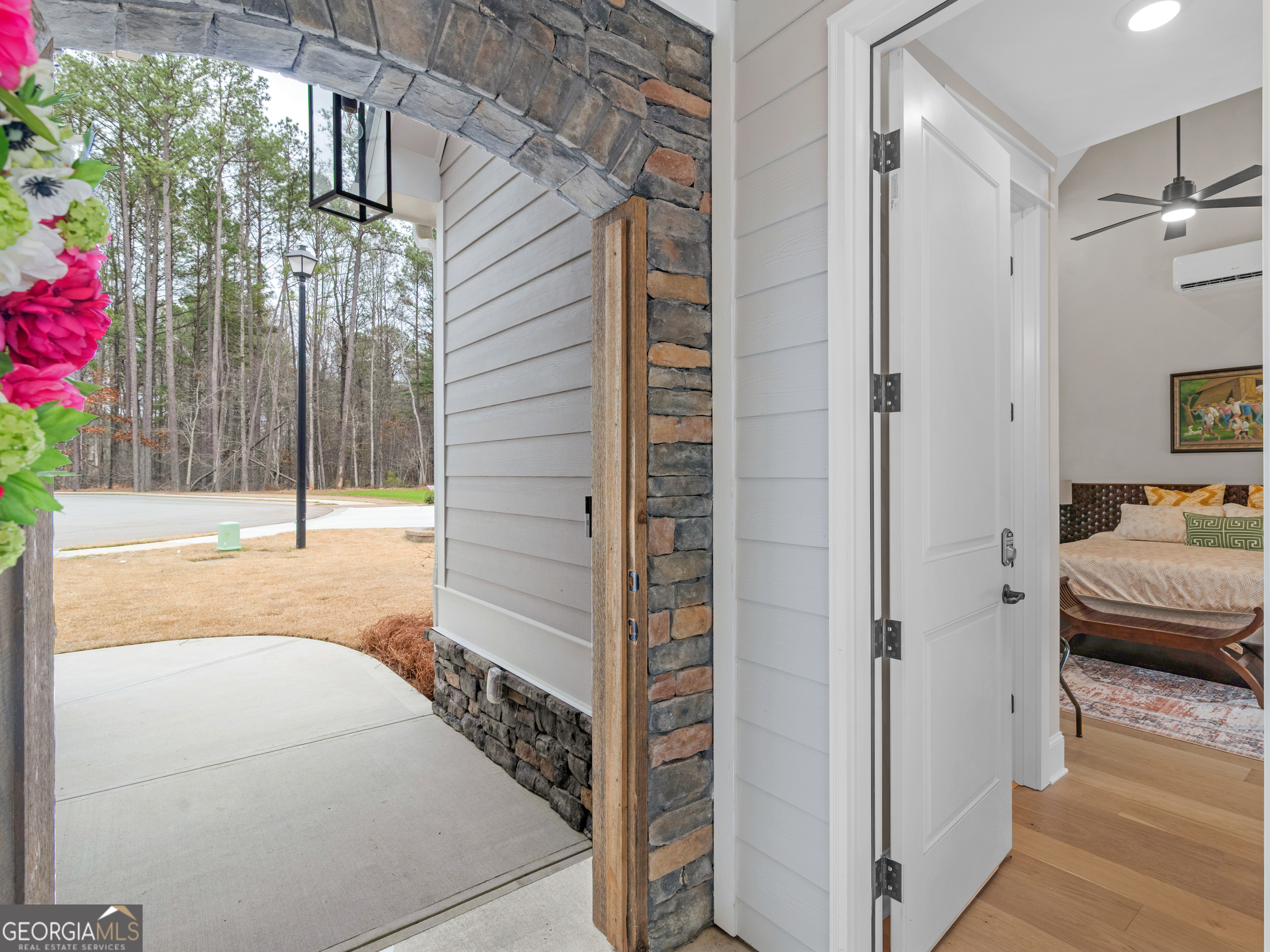 806 Magnolia Walk