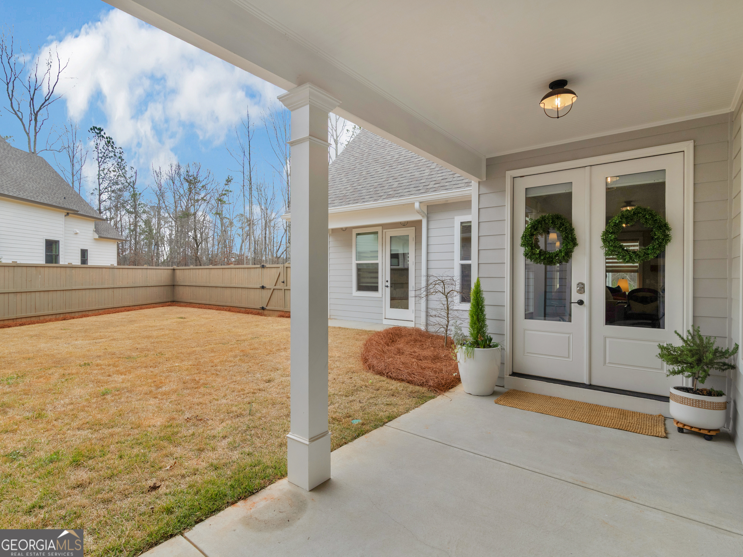806 Magnolia Walk