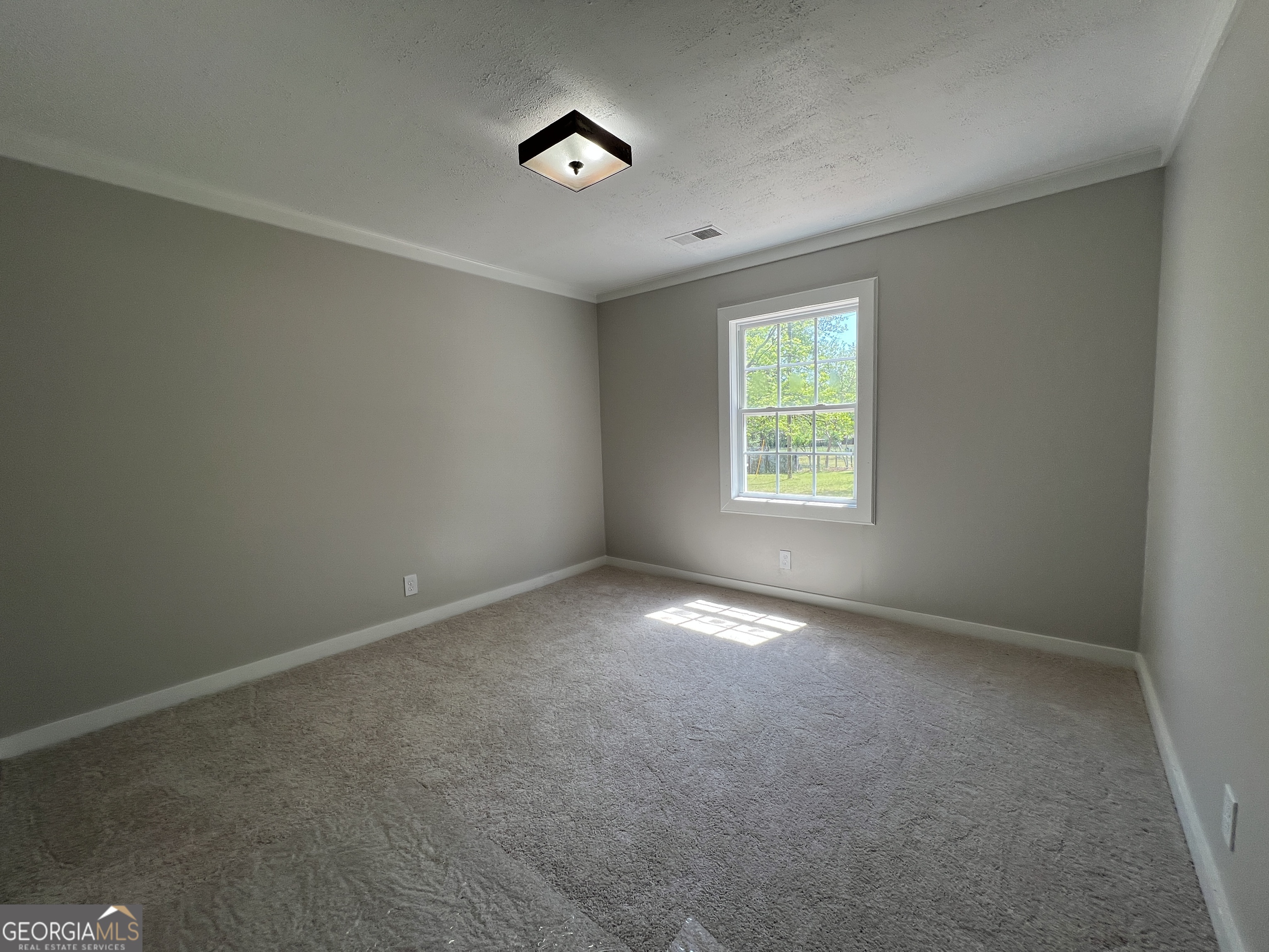 1104 Christian Circle SE