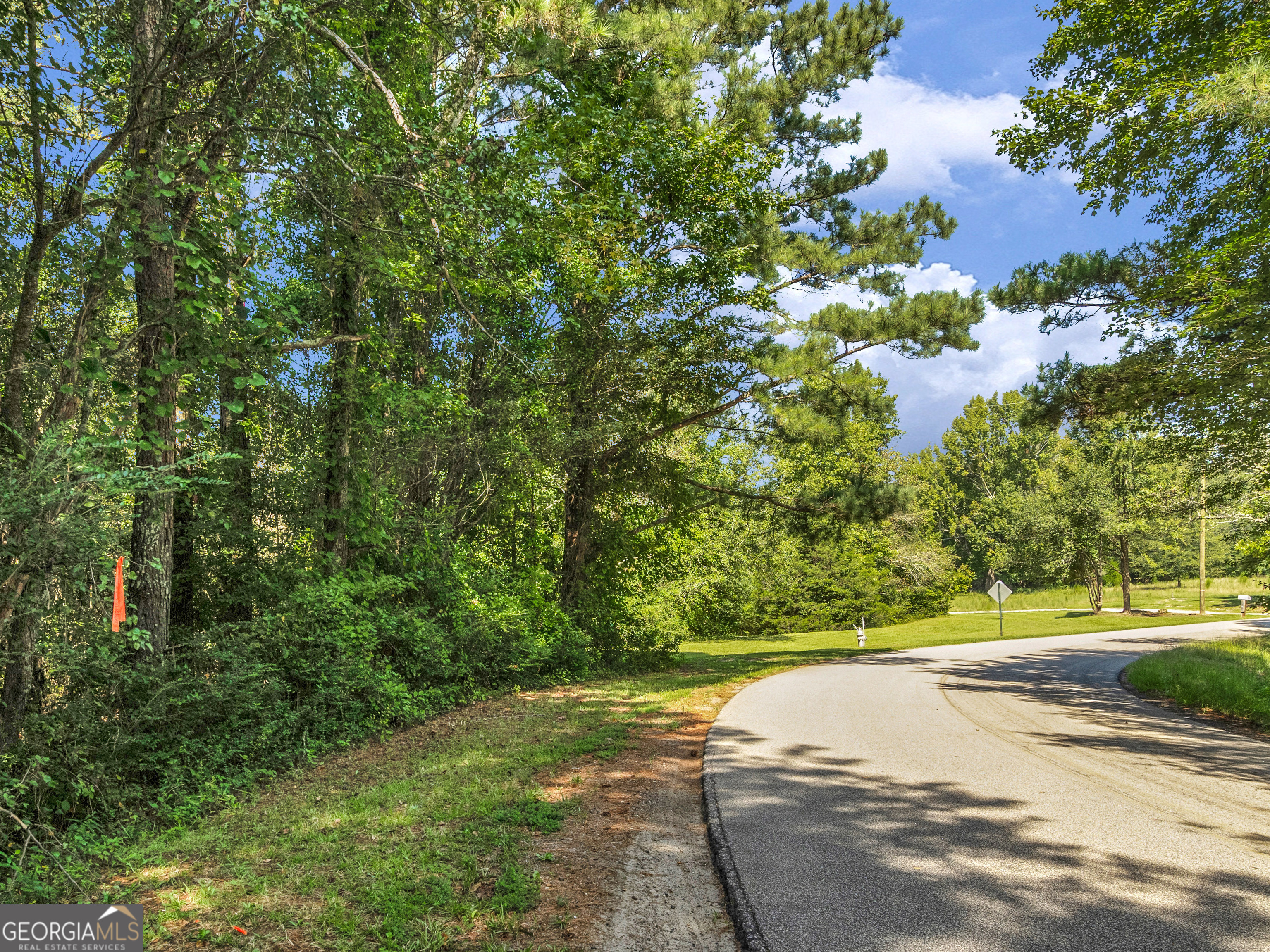 127 Little Road