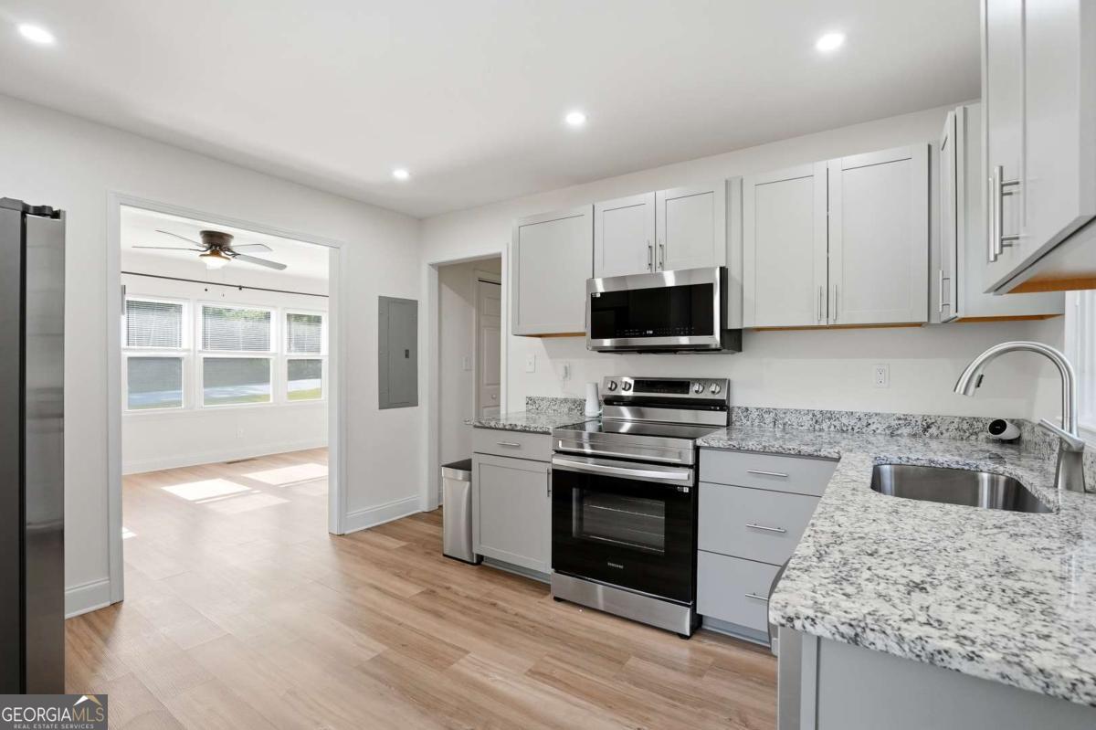 320 Camfield Court SW