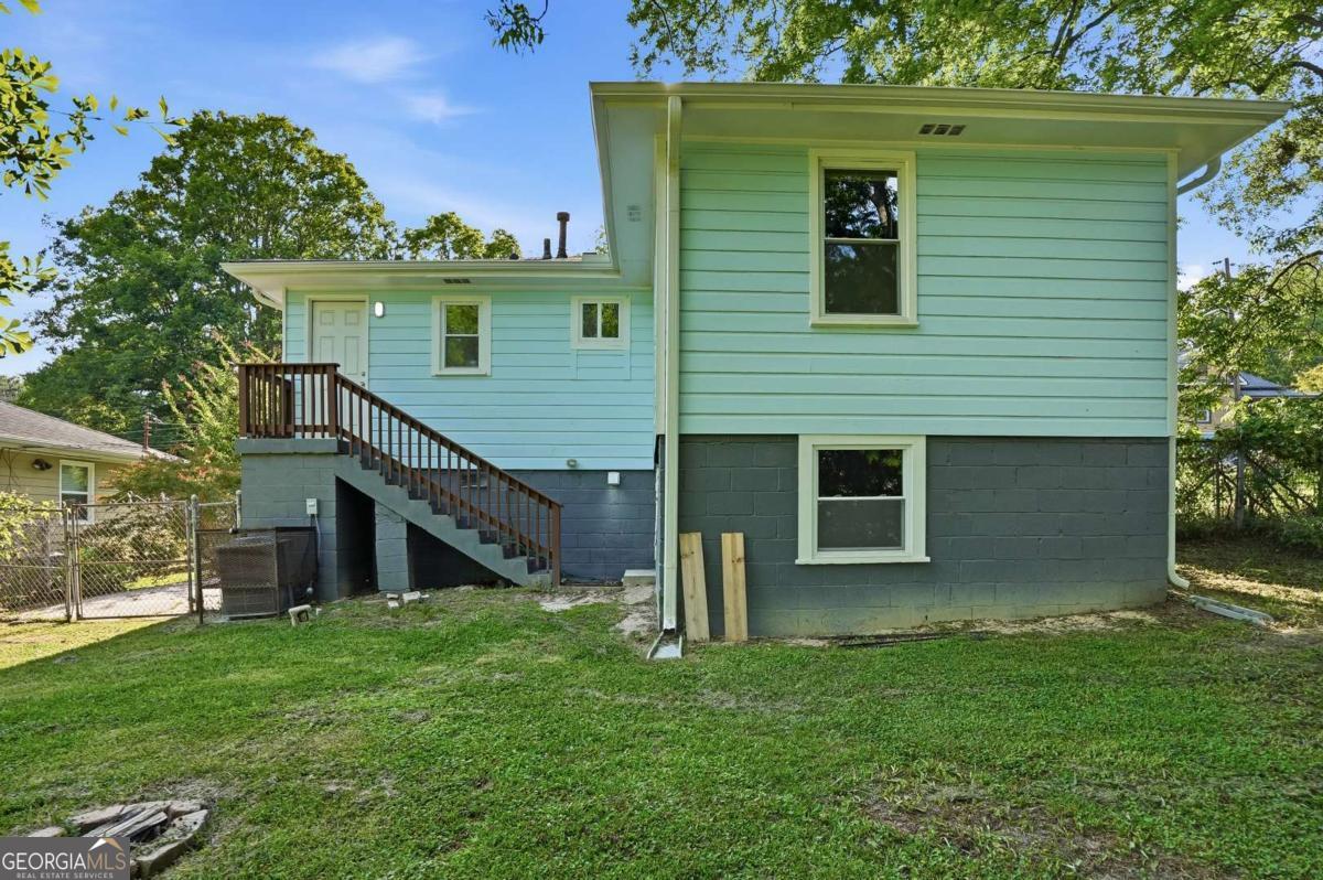 320 Camfield Court SW