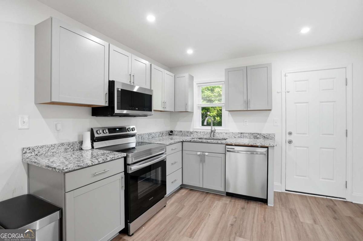 320 Camfield Court SW