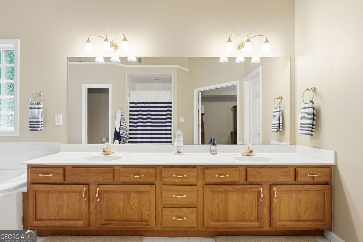5035 Valley Brook Circle