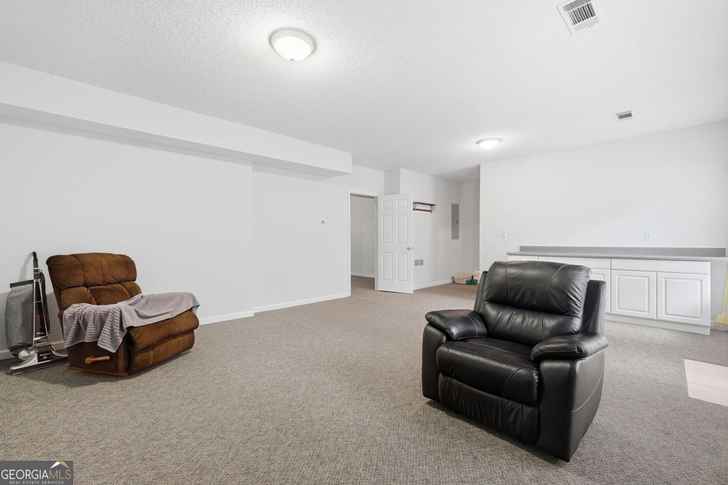 5035 Valley Brook Circle