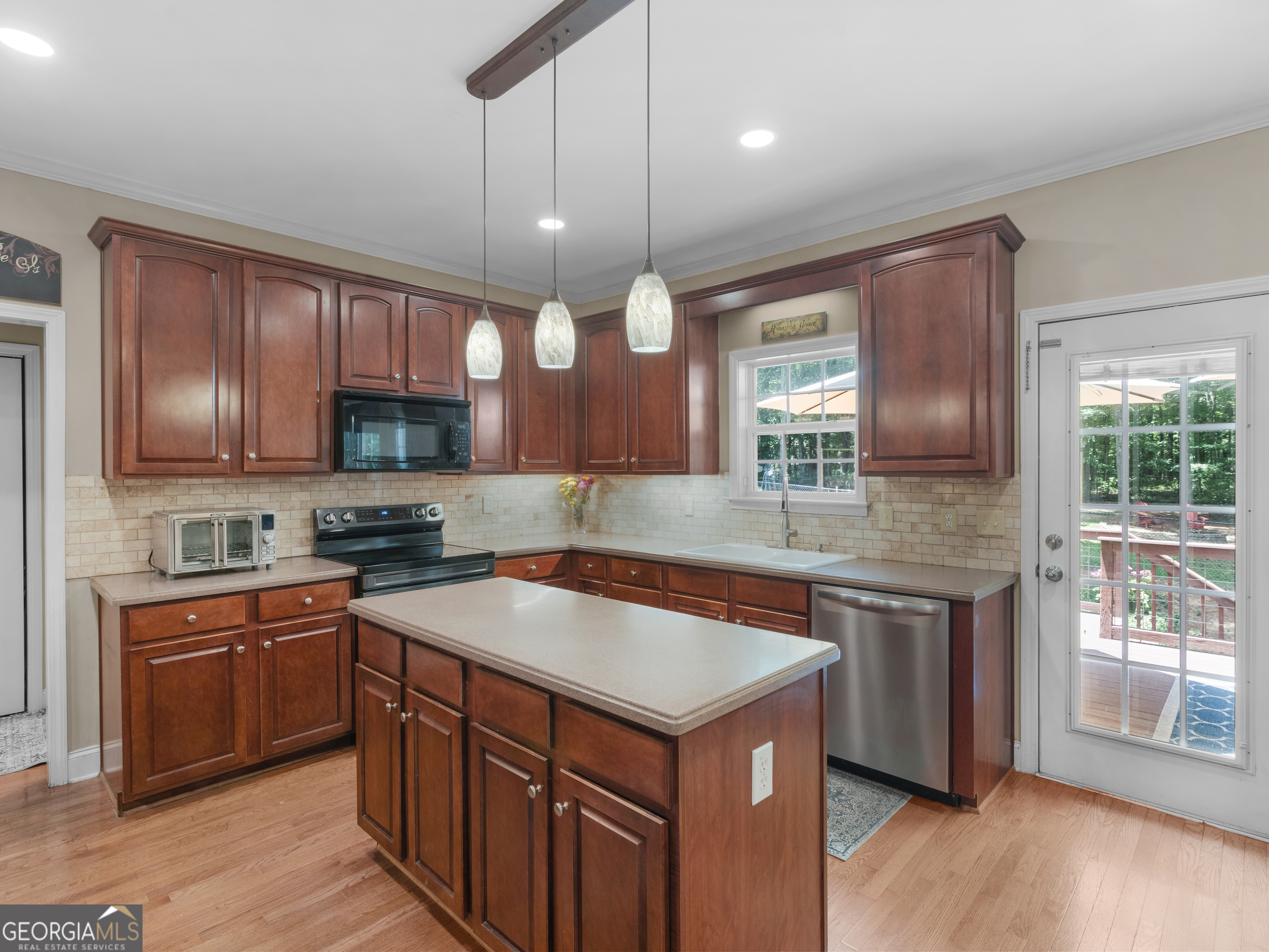 596 Guinevere Court
