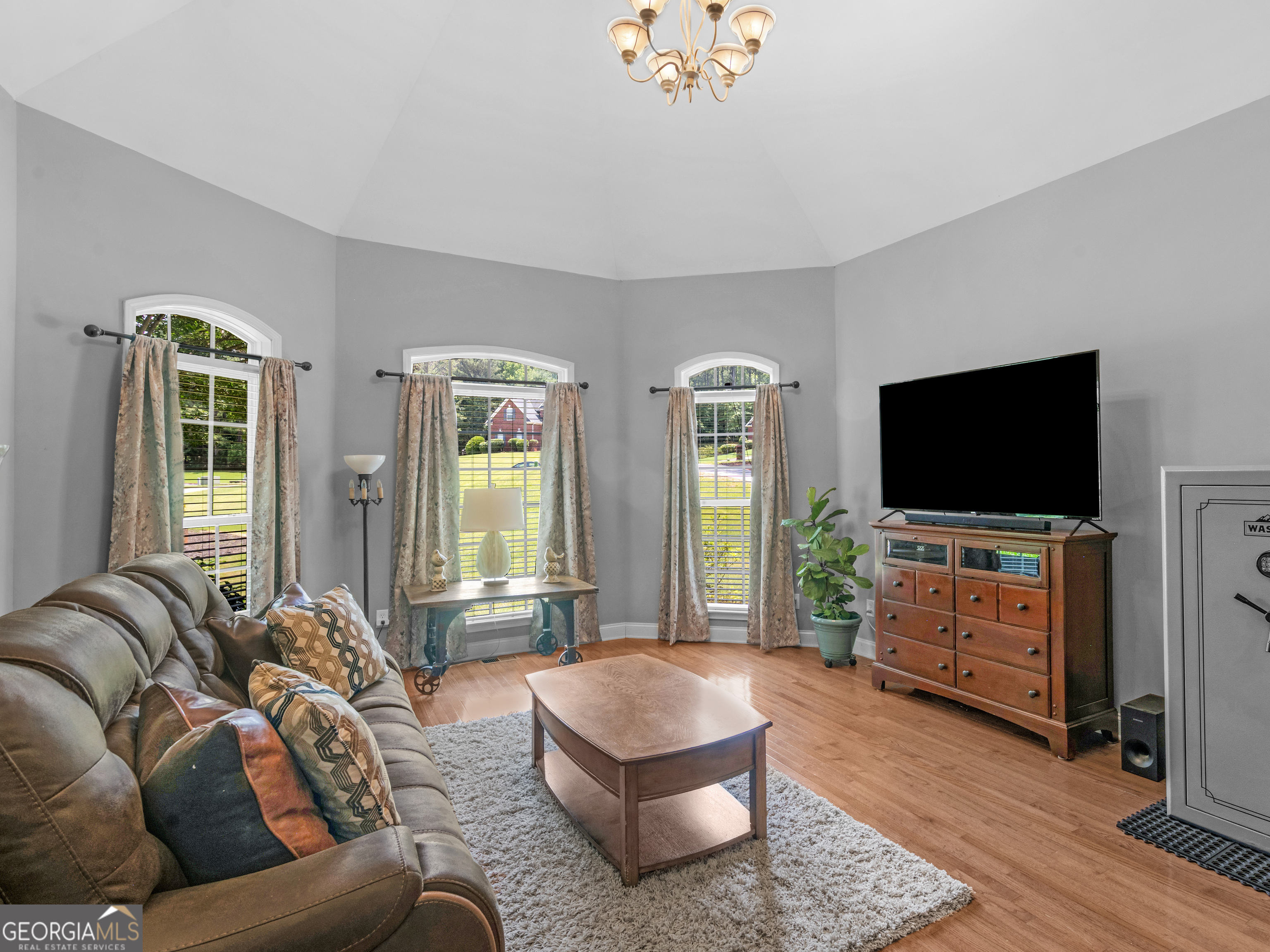 596 Guinevere Court
