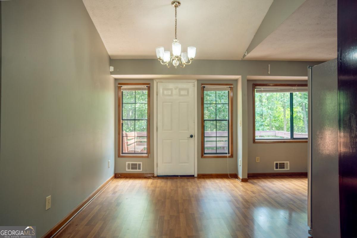 381 Windsor Walk SE