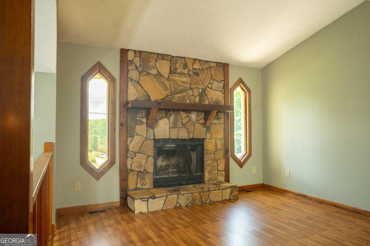 381 Windsor Walk SE