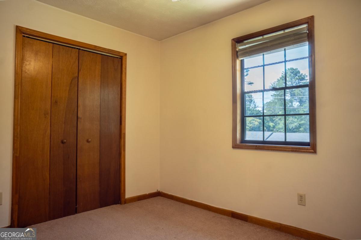 381 Windsor Walk SE