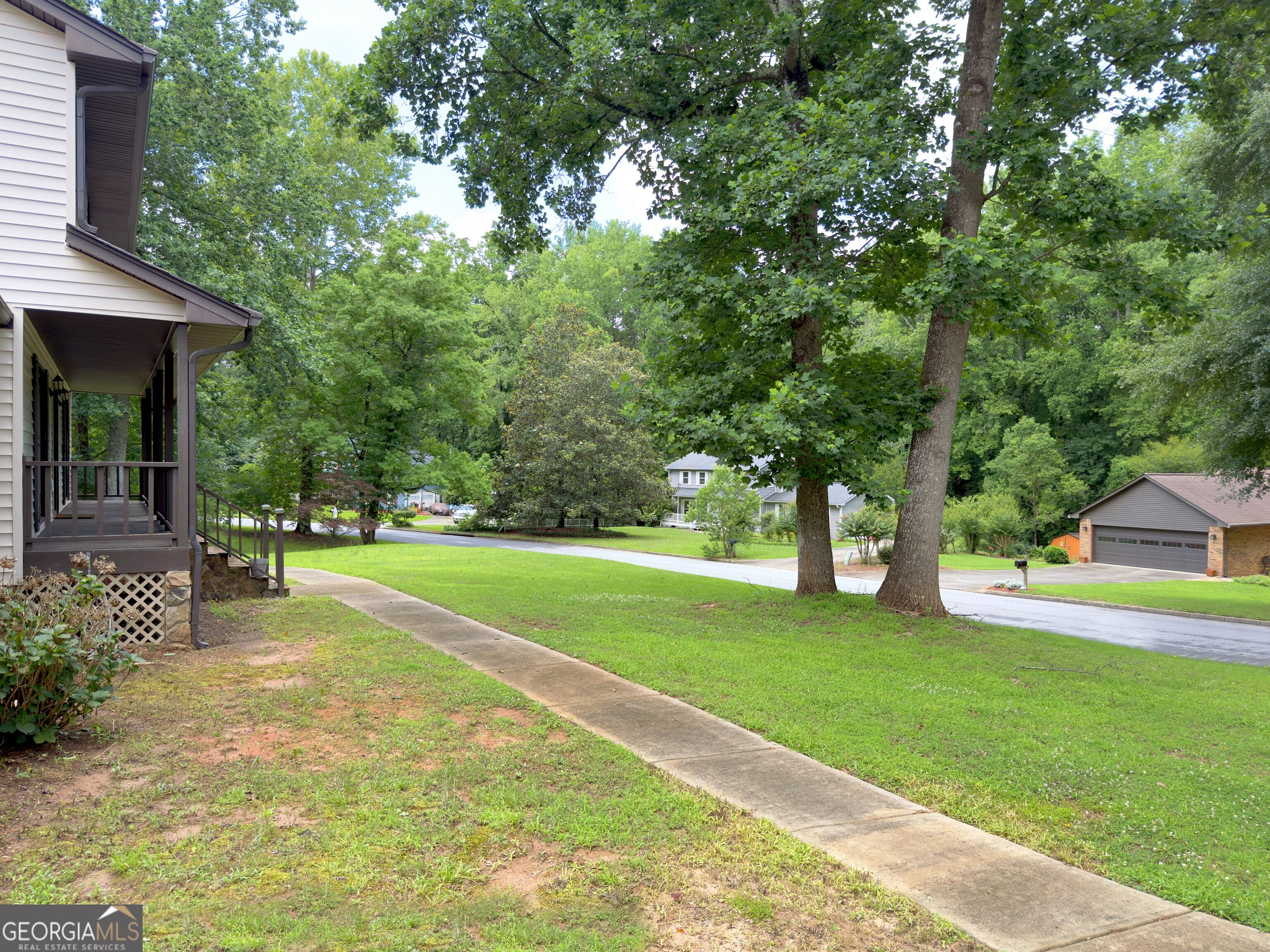 1985 Lullwater Circle