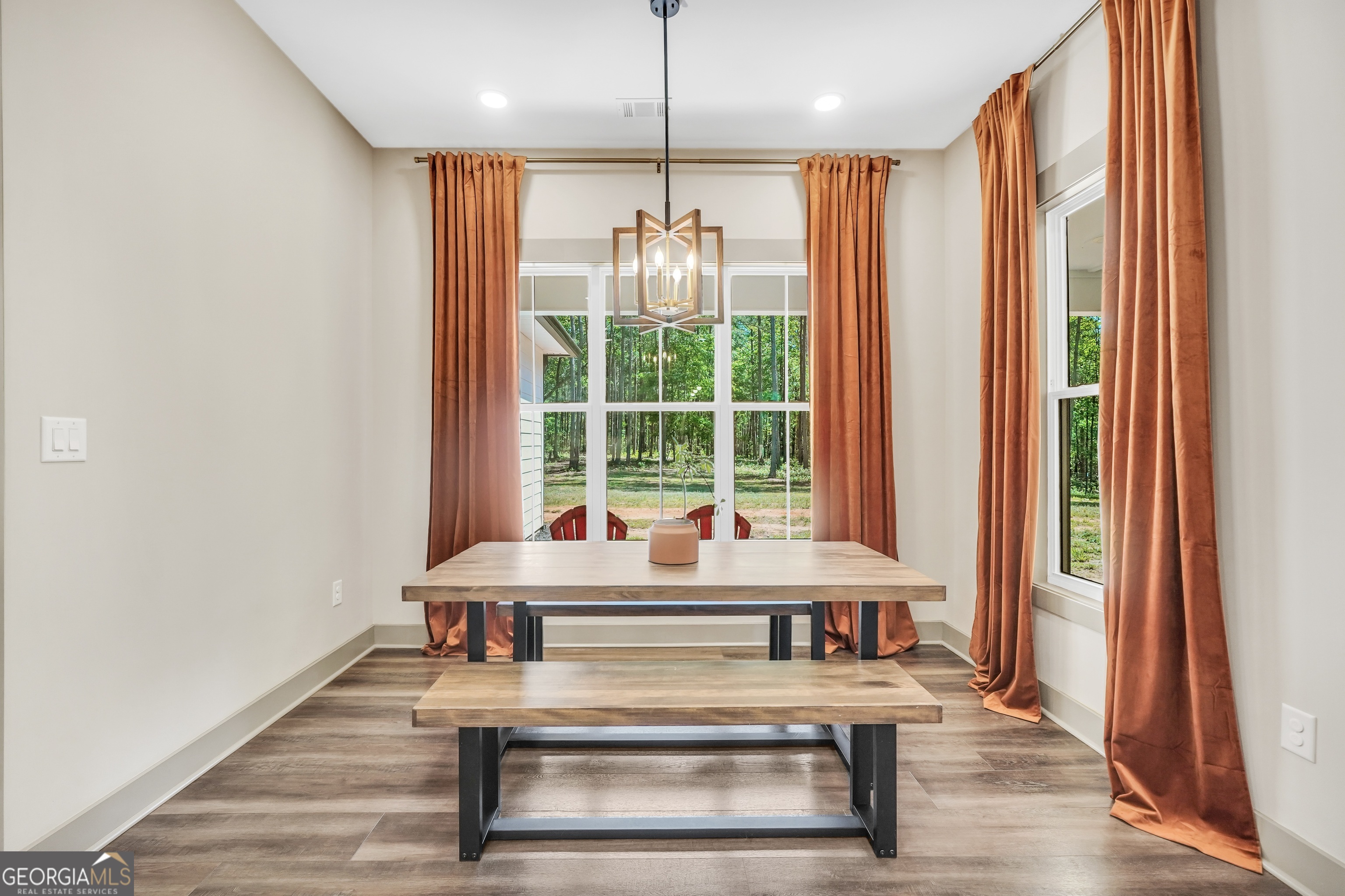 787 Silver Dollar Road