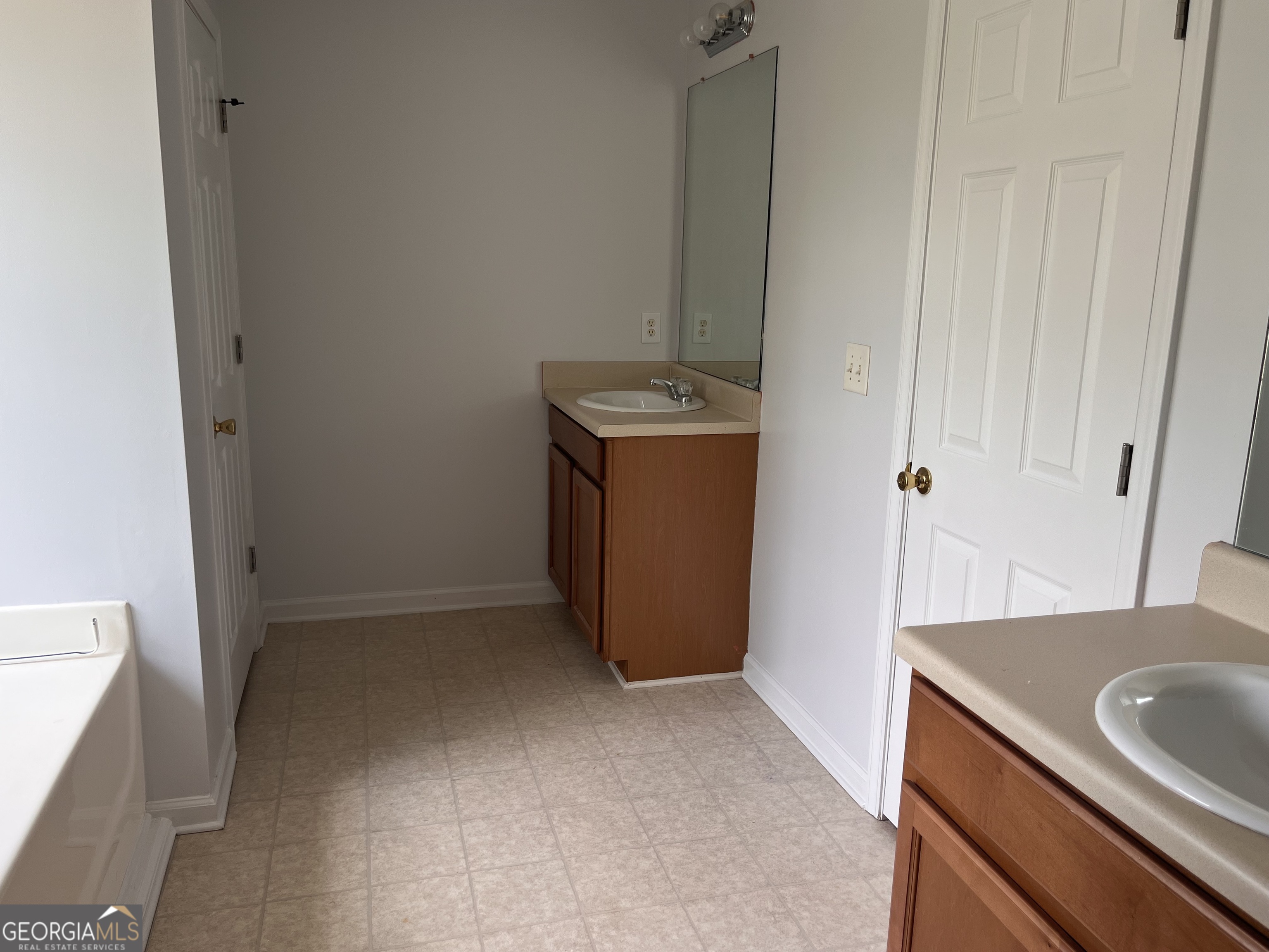 637 Pointe South Parkway