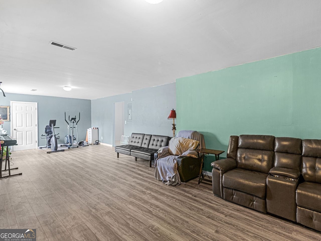 1090 Charter Club Drive