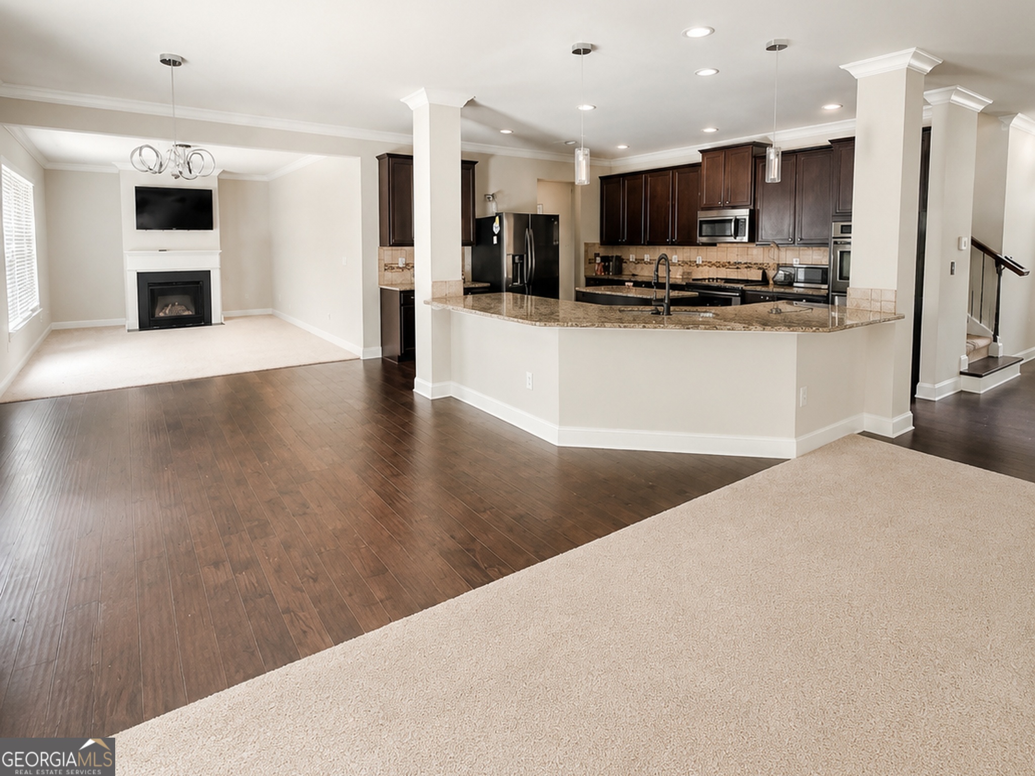 835 Lorrimont Lane