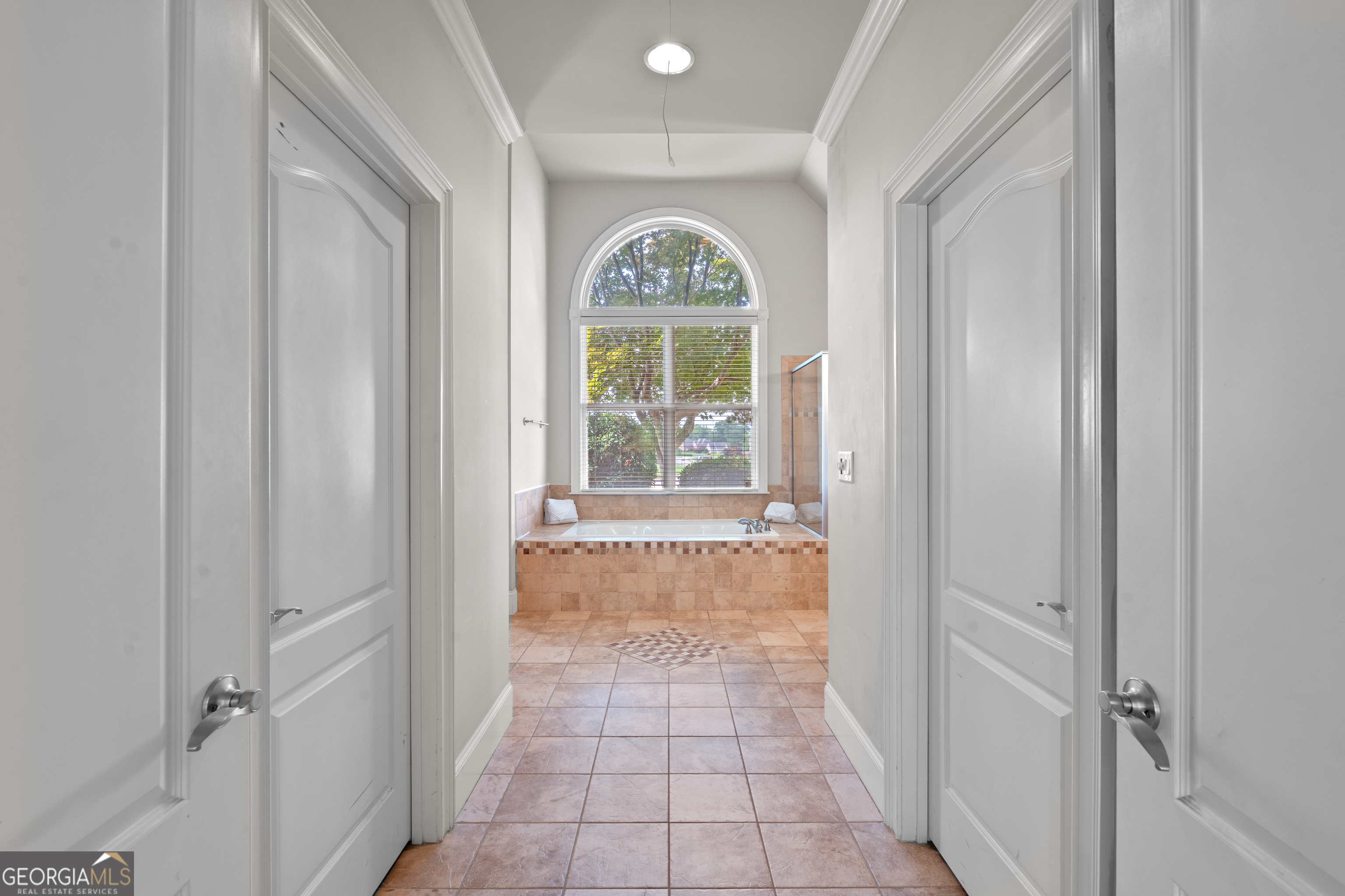 1132 Venetian Lane