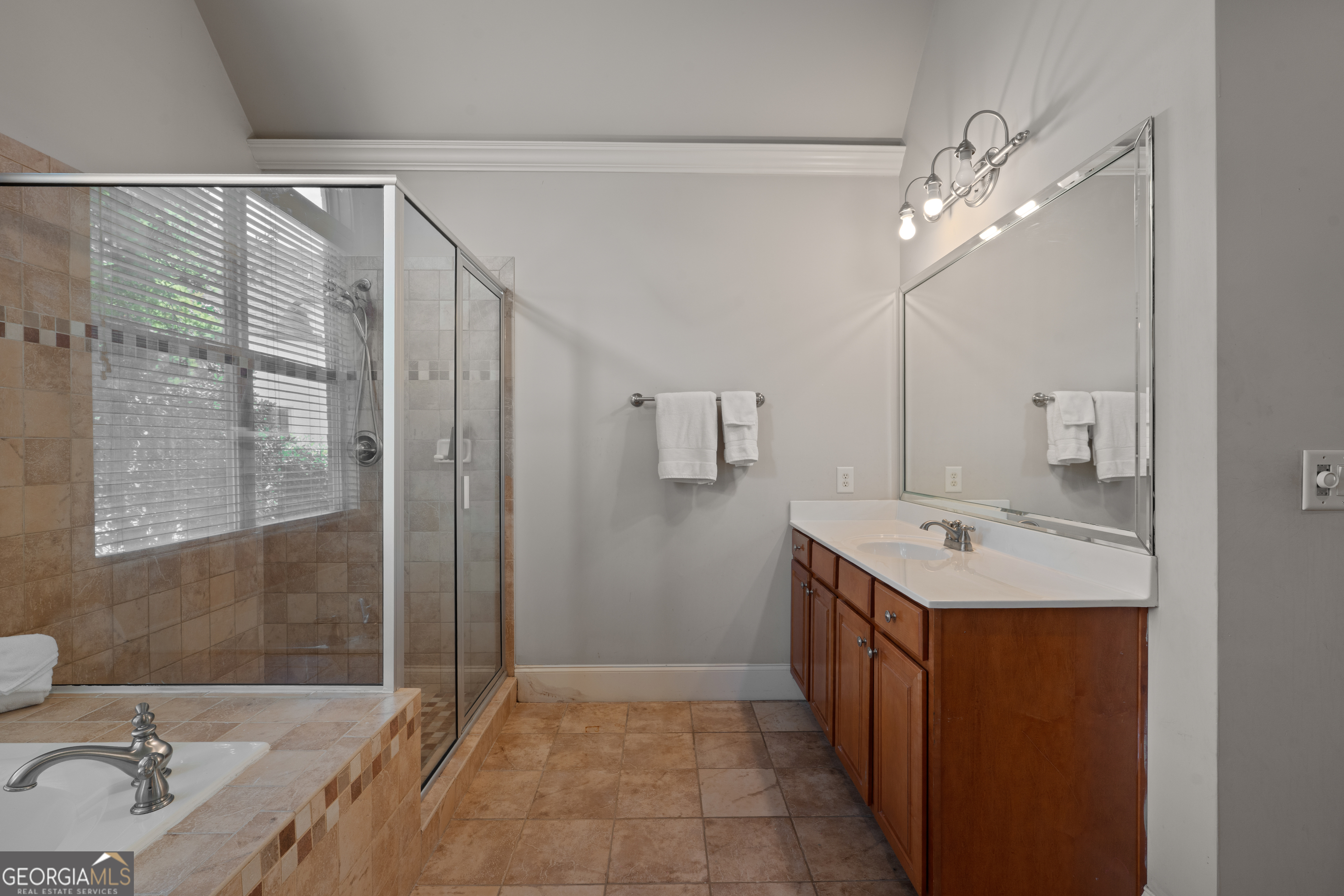 1132 Venetian Lane