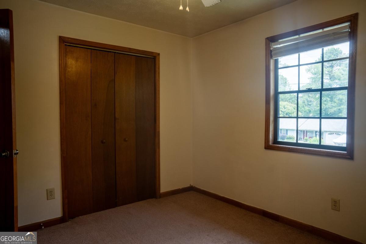381 Windsor Walk SE