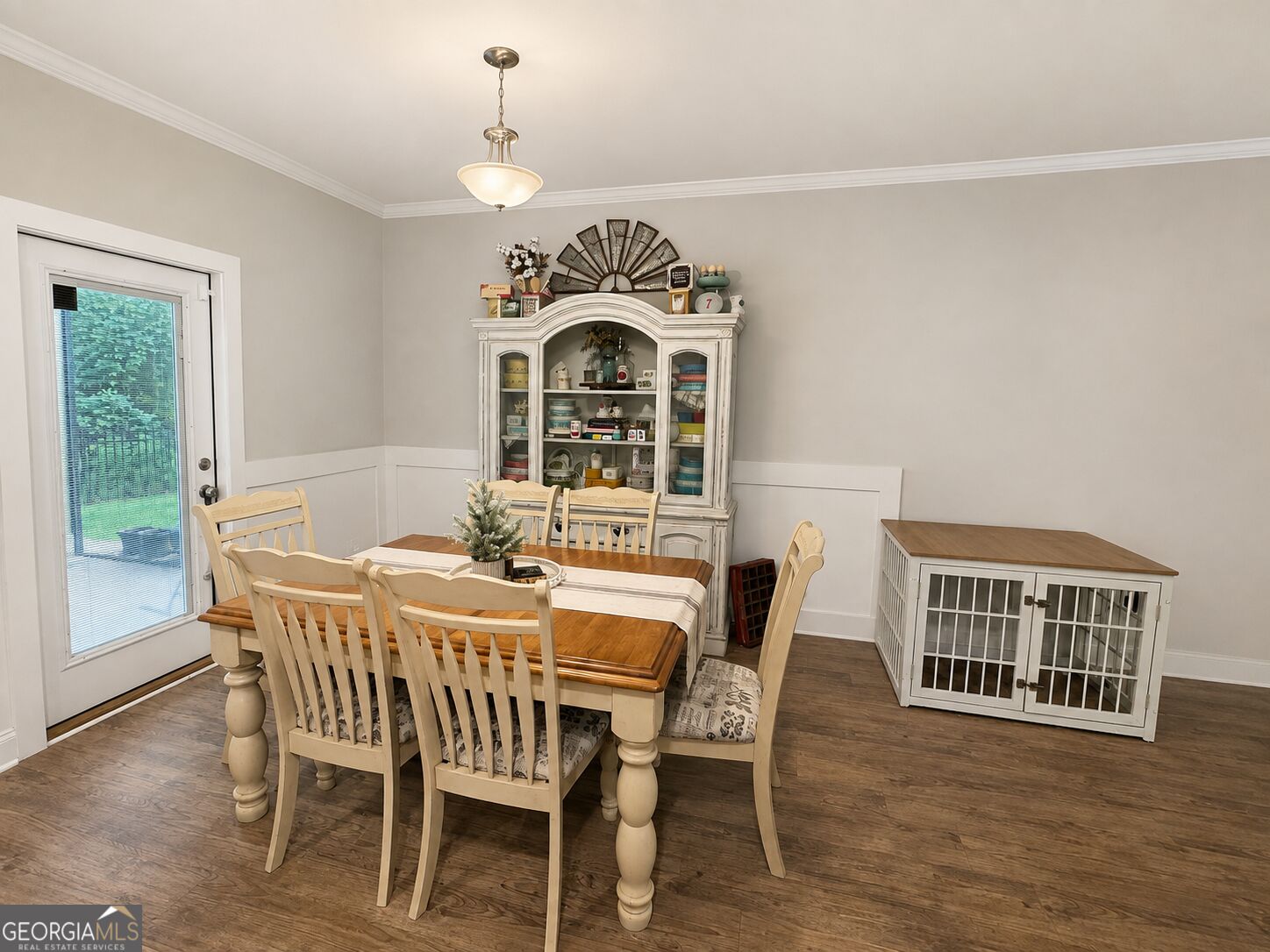 896 Crescent Lane