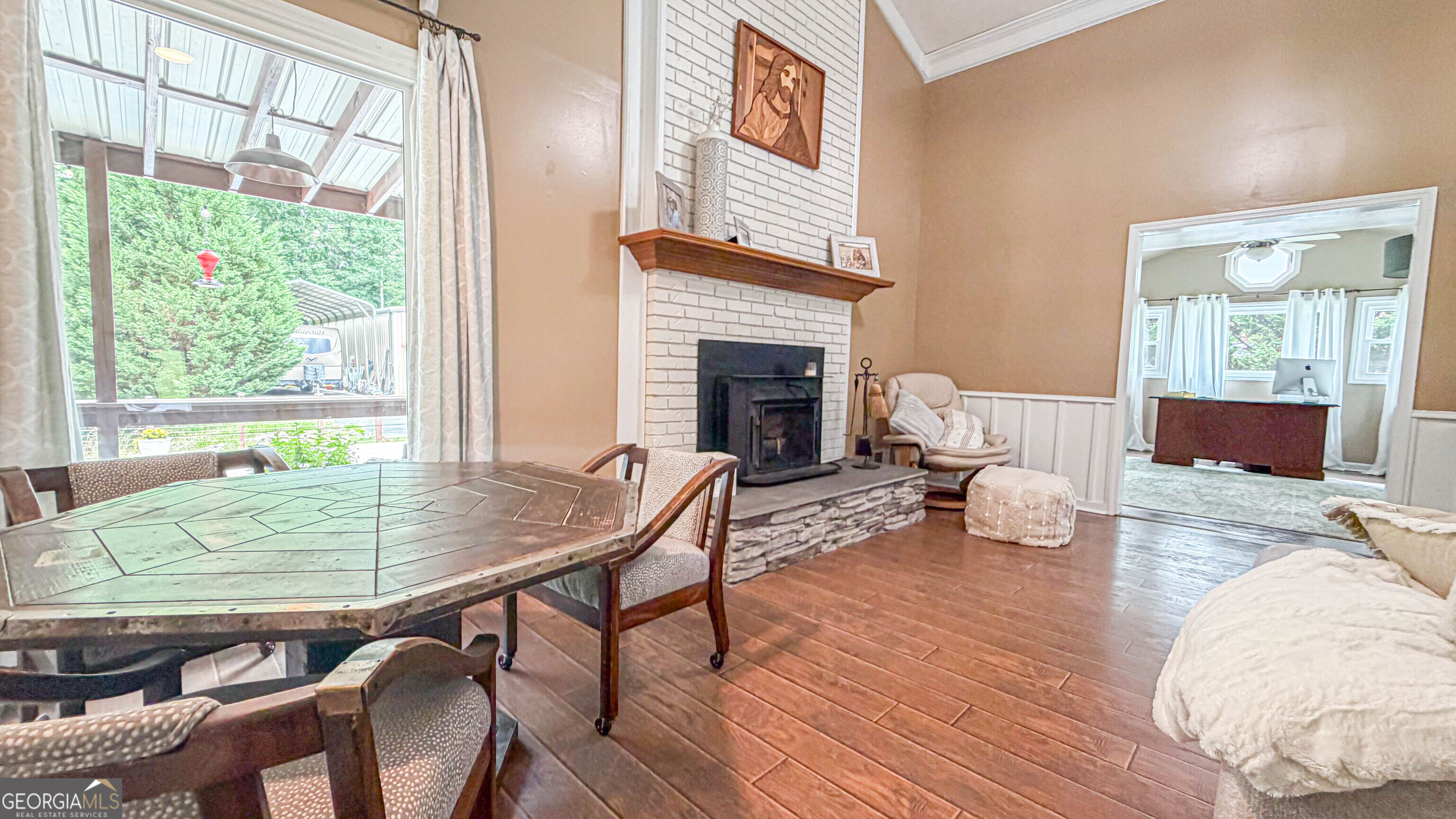 11 Edgewater Court