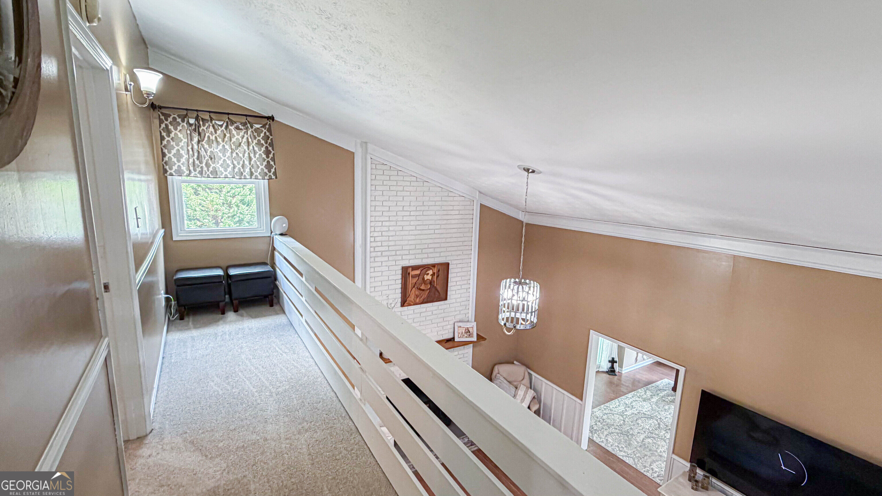 11 Edgewater Court