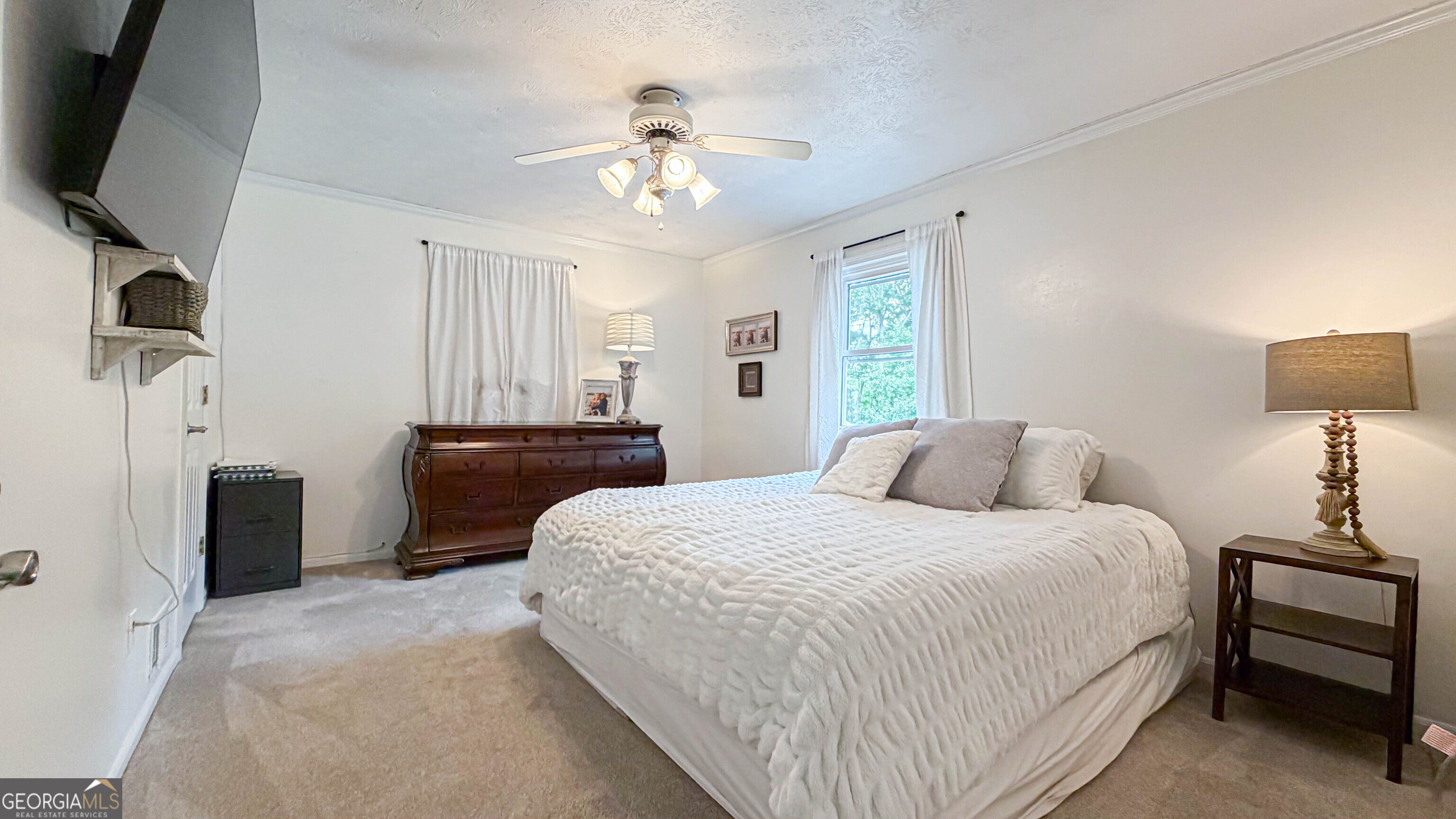 11 Edgewater Court