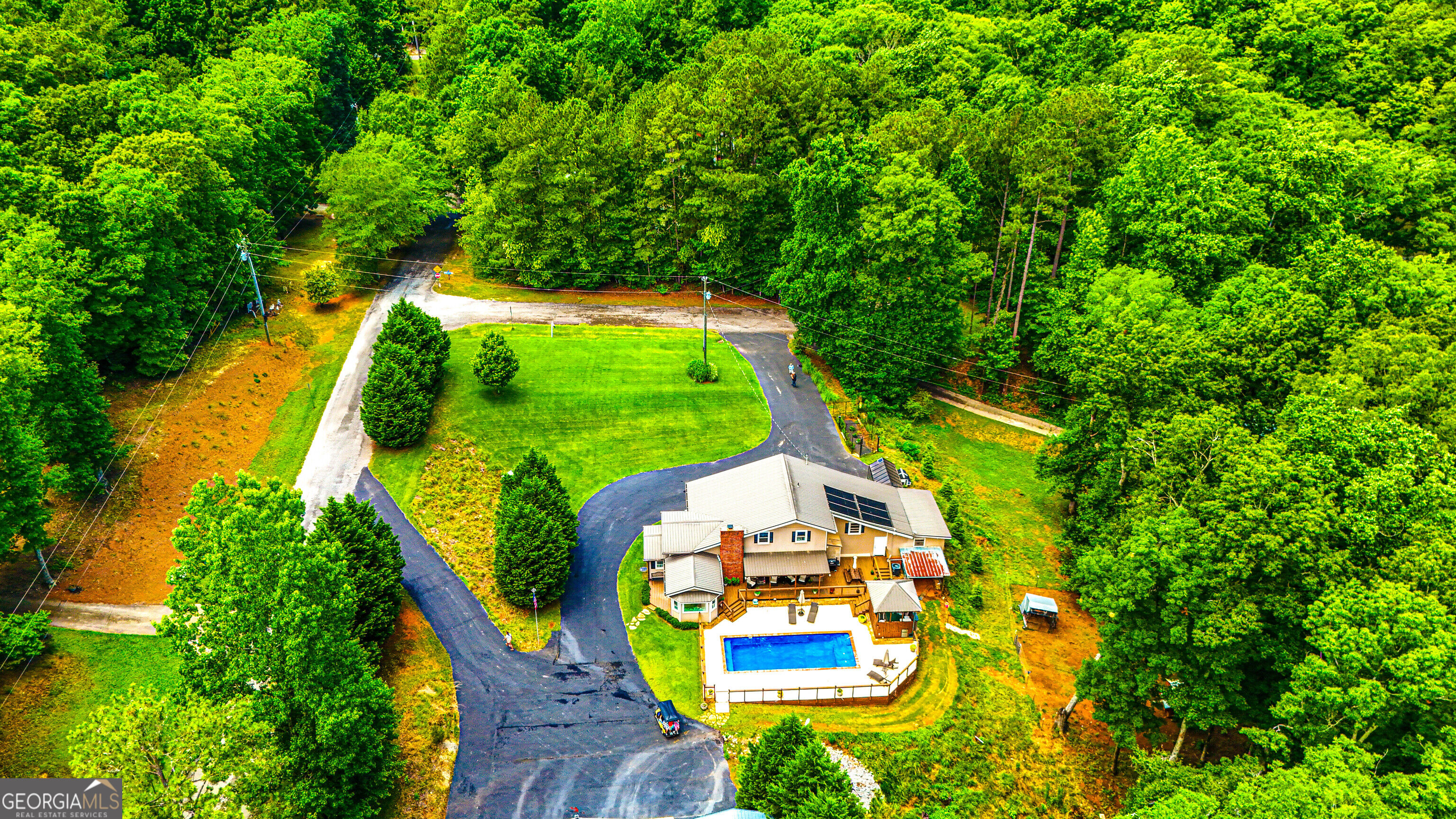 11 Edgewater Court