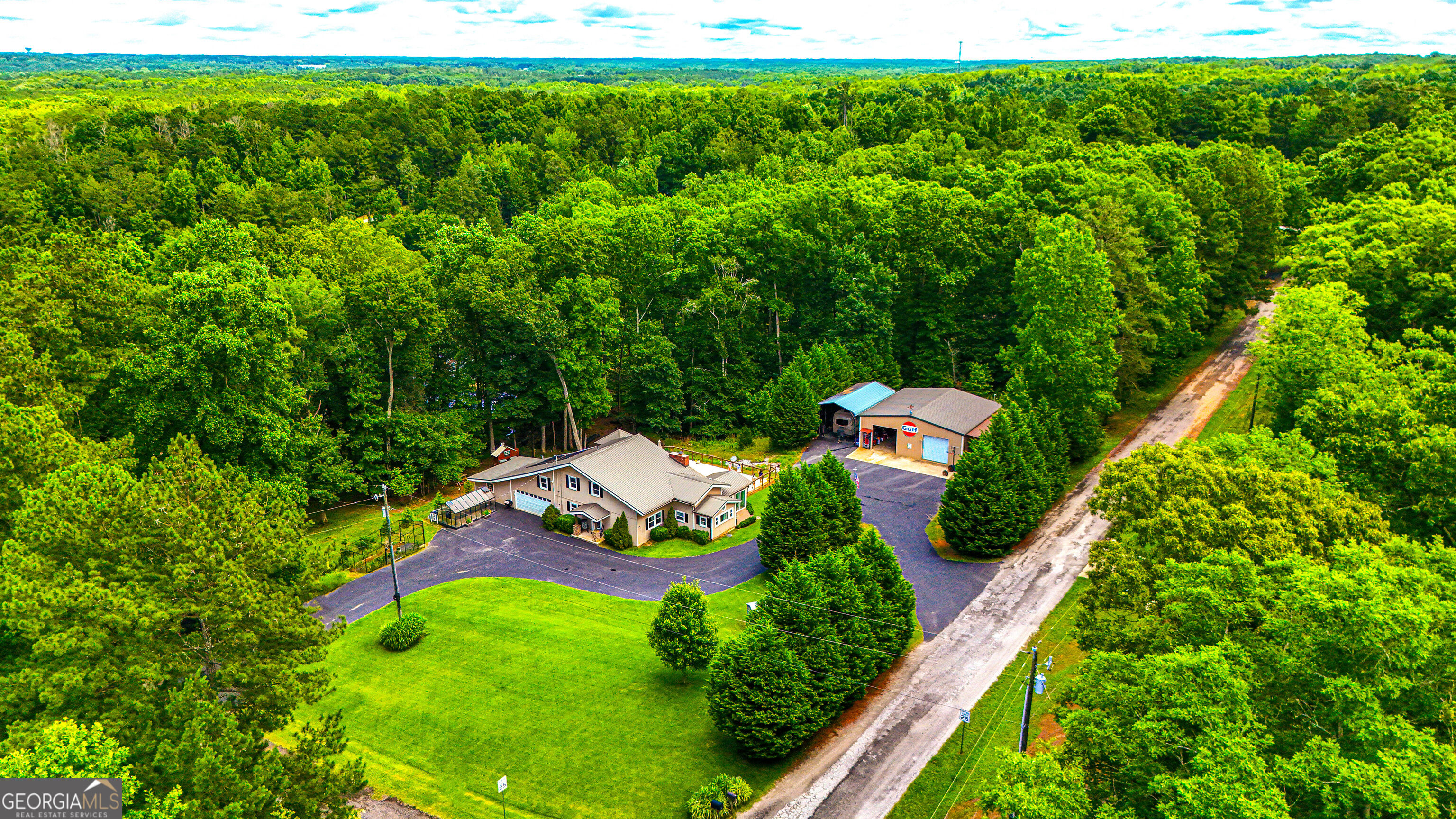 11 Edgewater Court