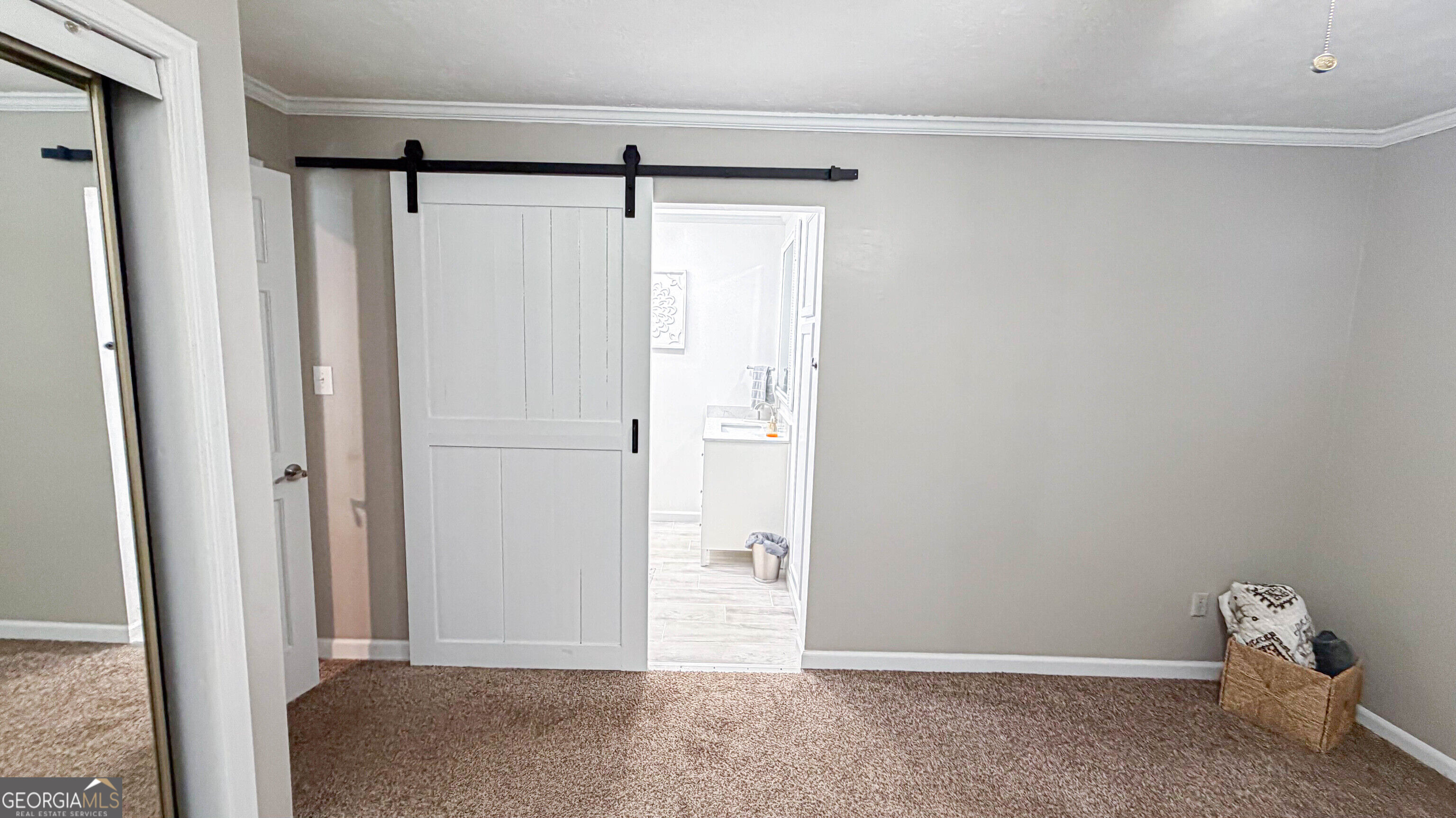11 Edgewater Court