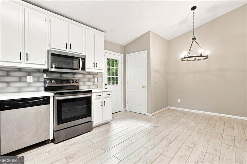 3949 Edgebrook Drive