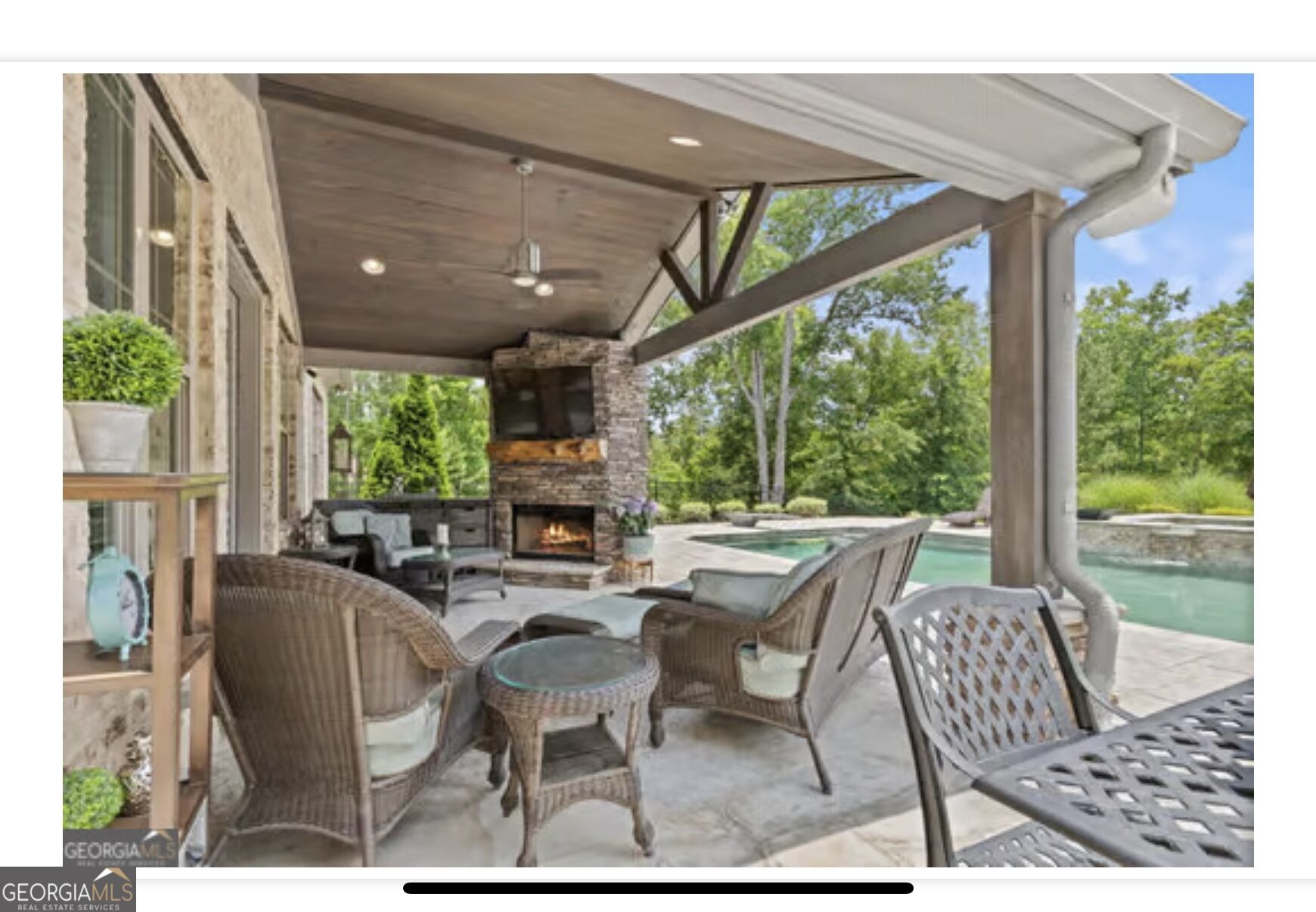 109 RIVER SHOAL 109 River Shoals Dr