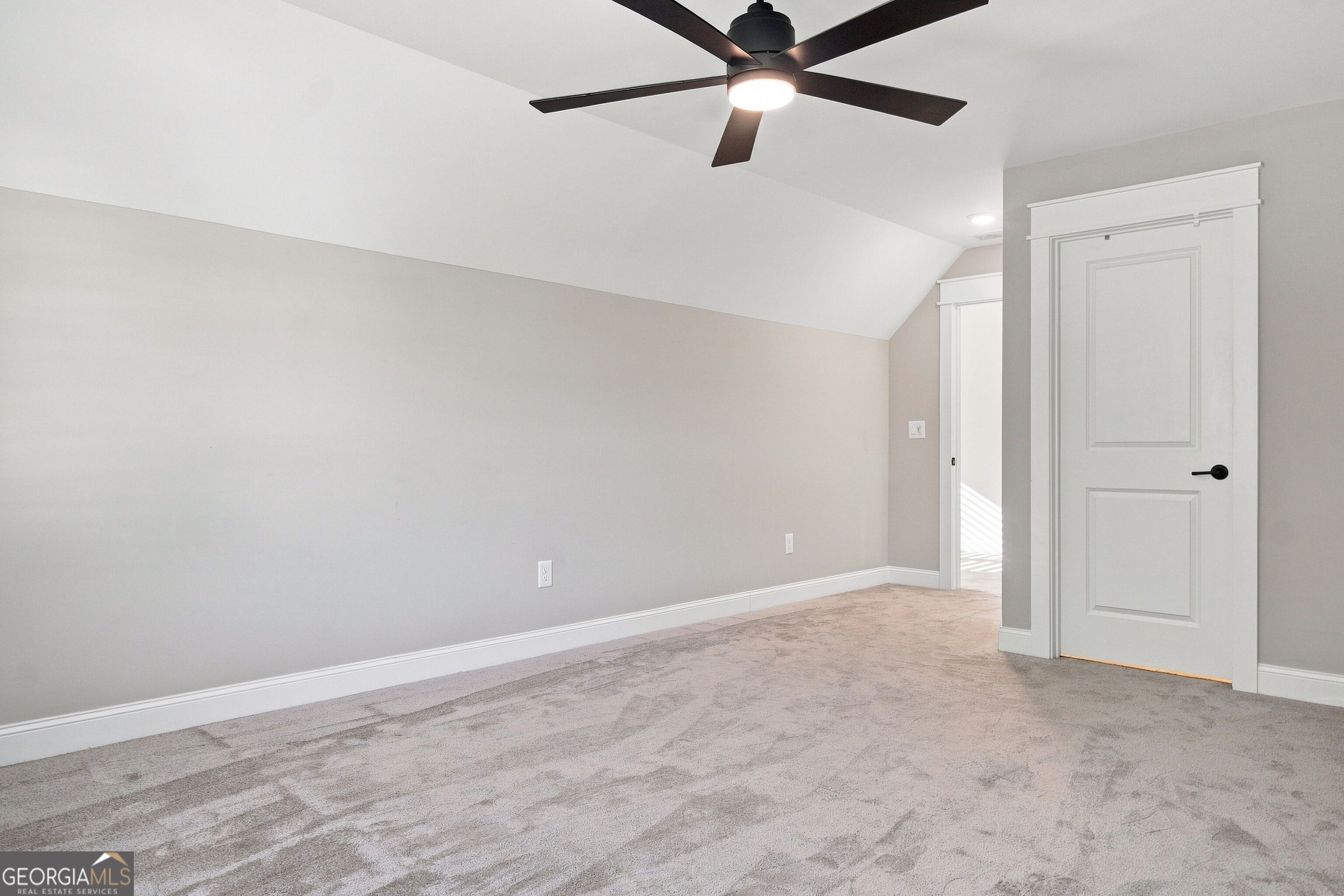 806 Magnolia Walk