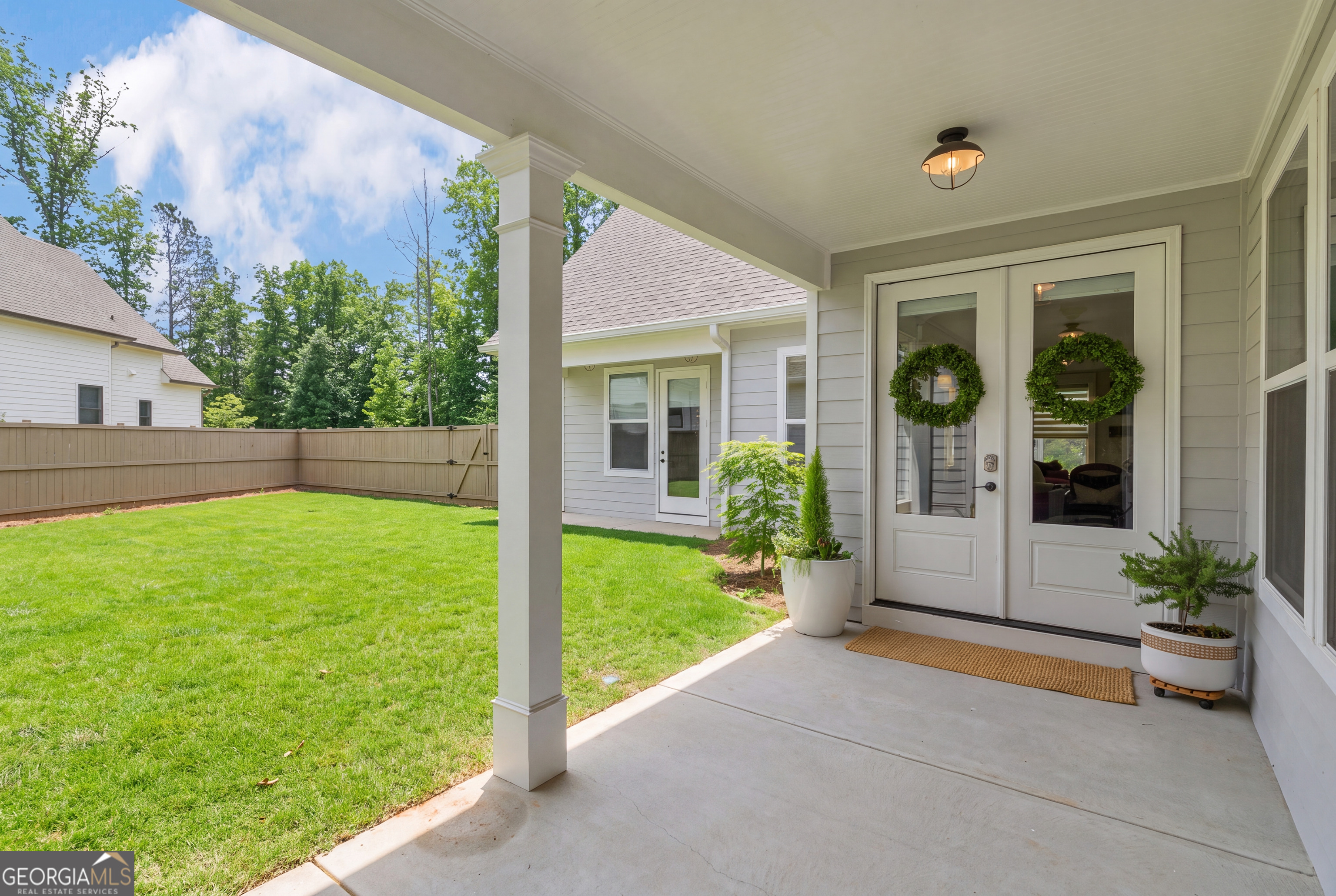 806 Magnolia Walk