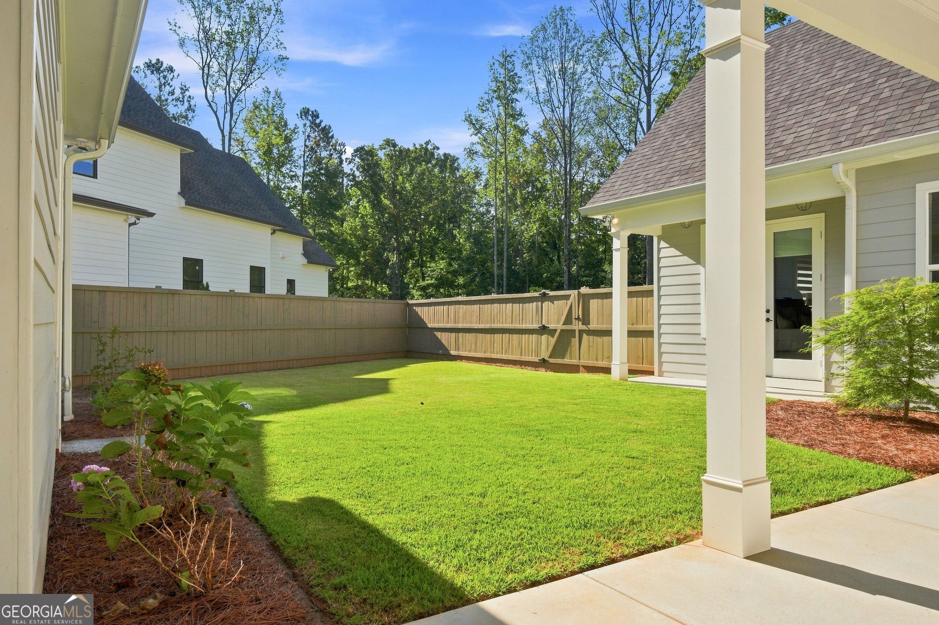 806 Magnolia Walk
