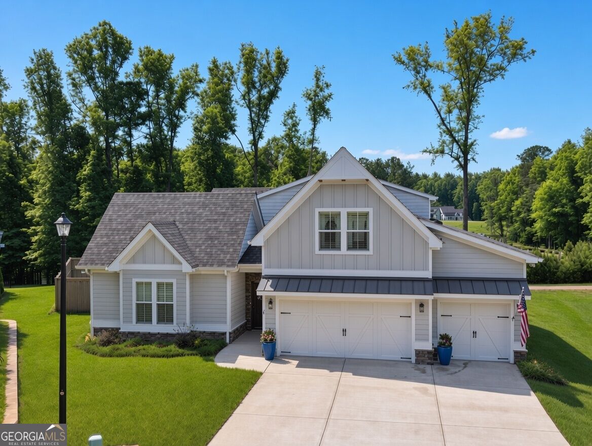 806 Magnolia Walk