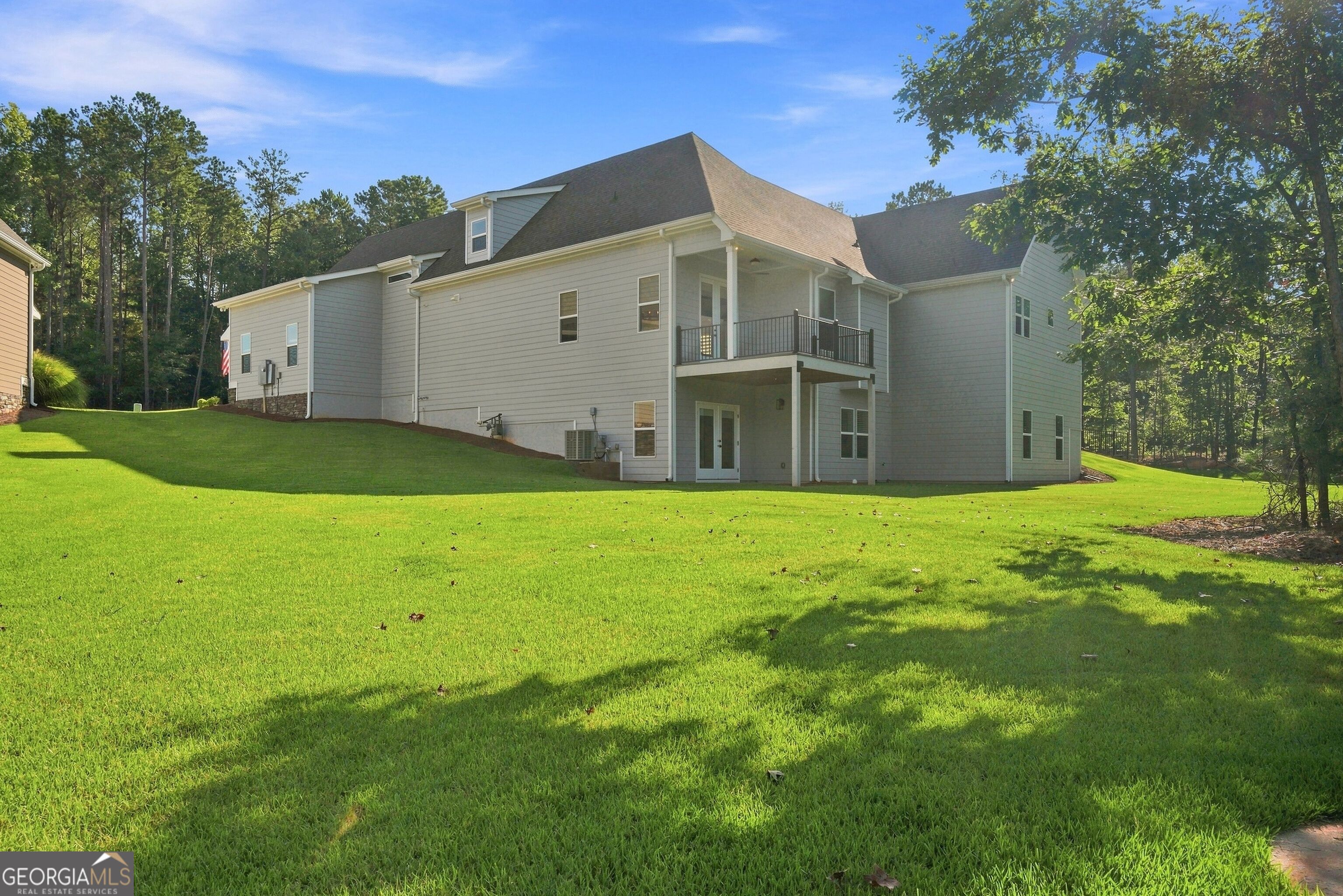 806 Magnolia Walk