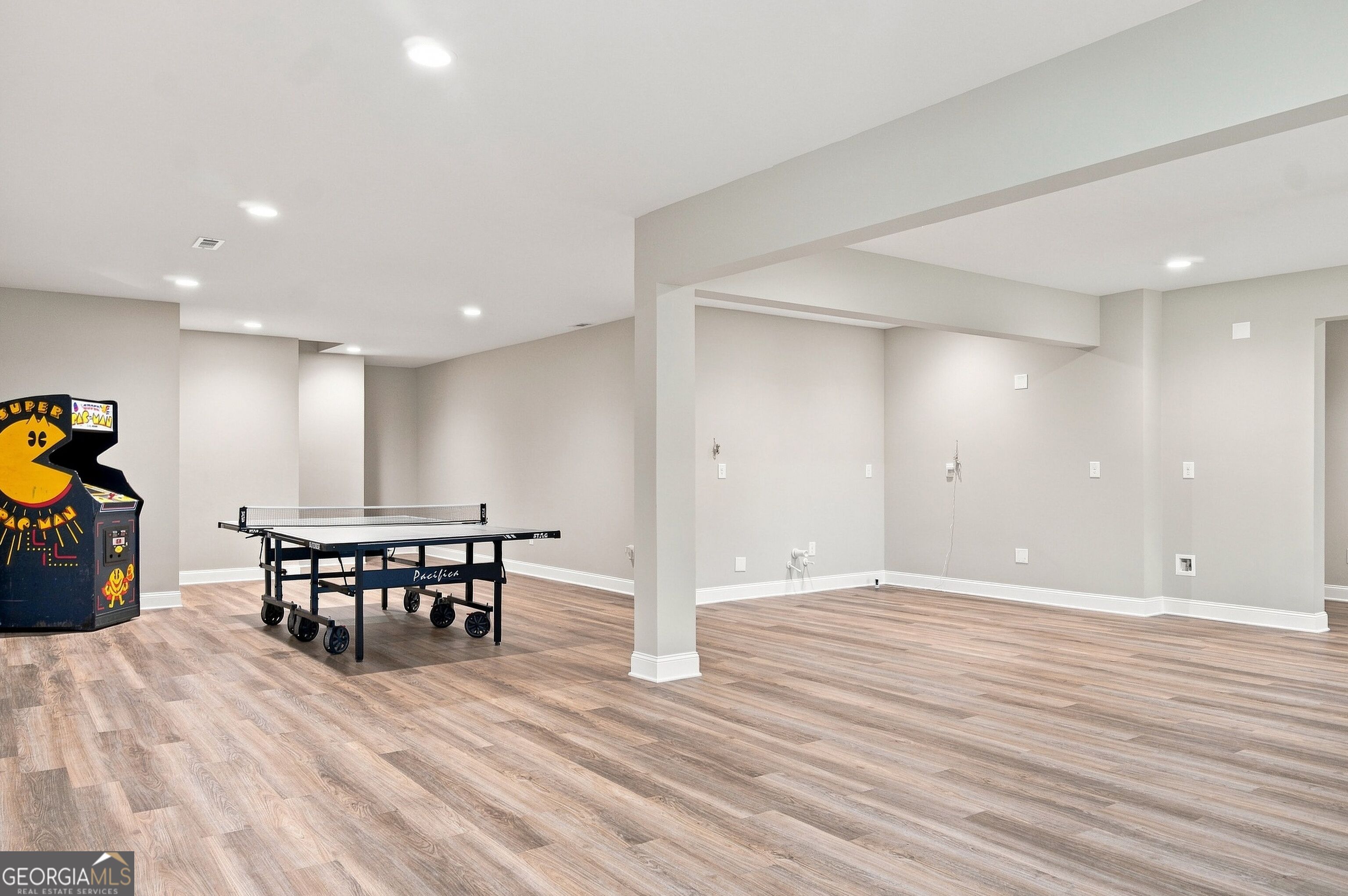 806 Magnolia Walk