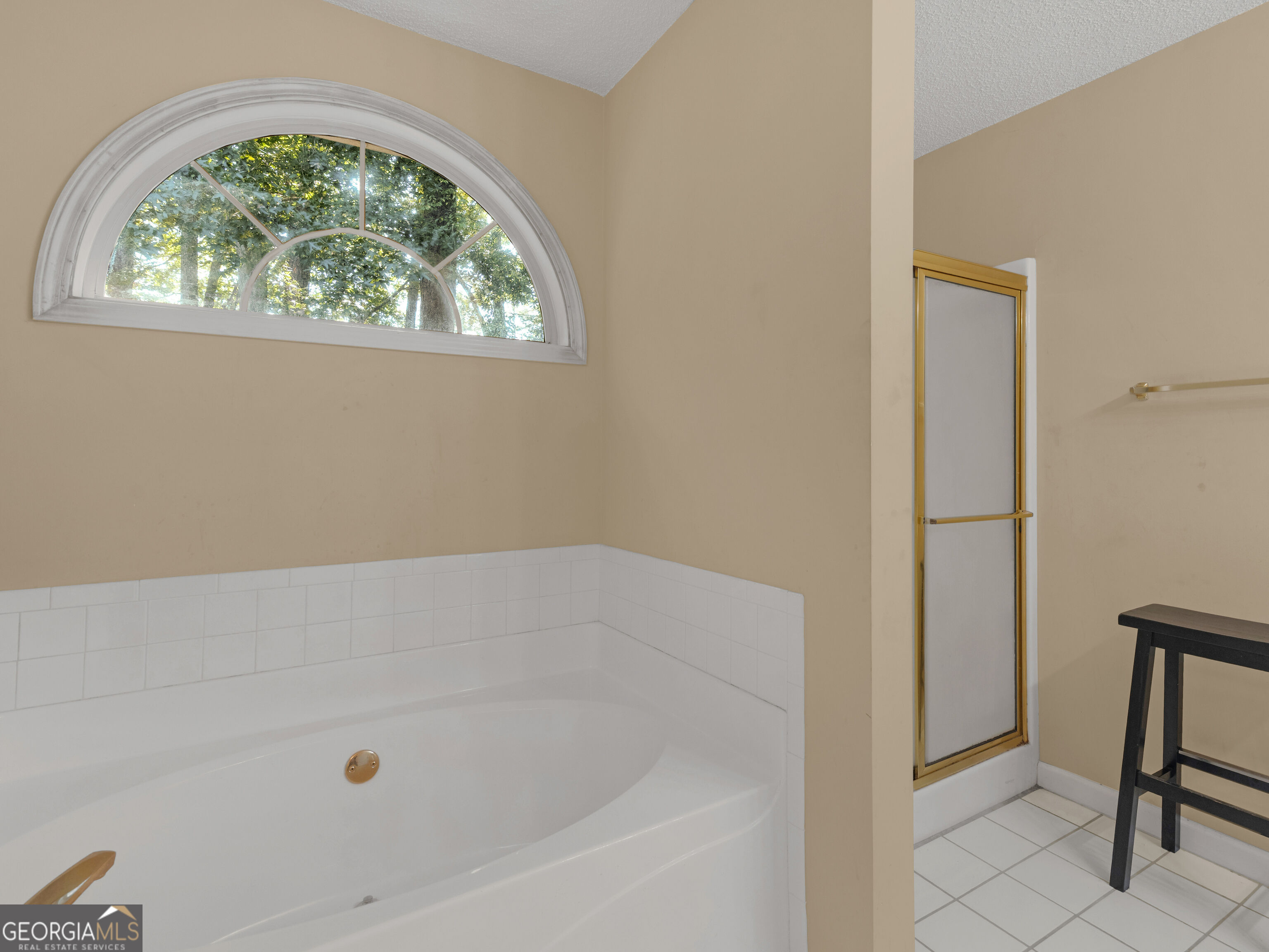112 Crown Oaks Drive