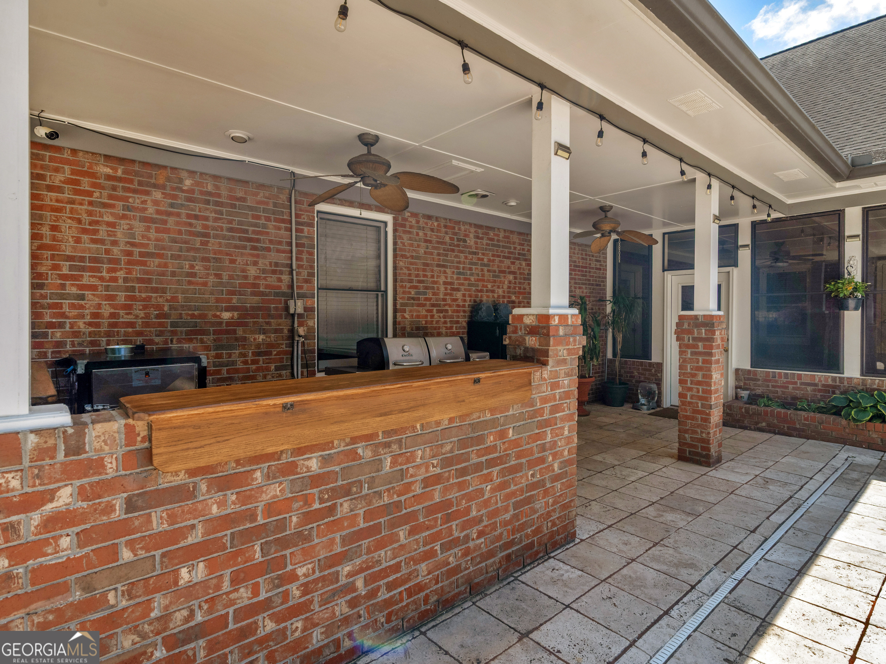 511 Clearwater Drive