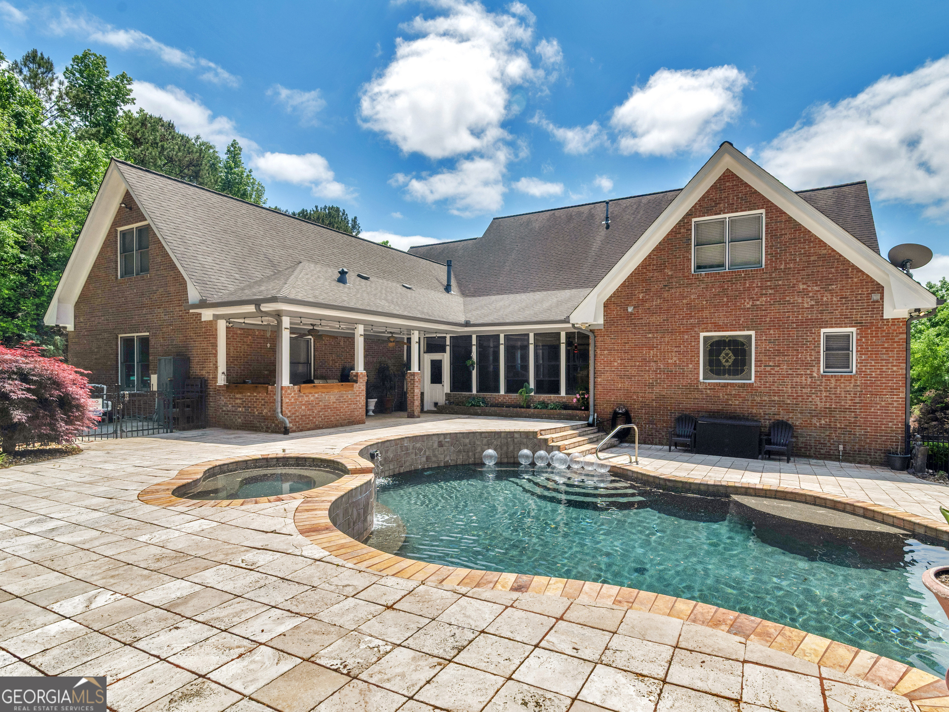 511 Clearwater Drive